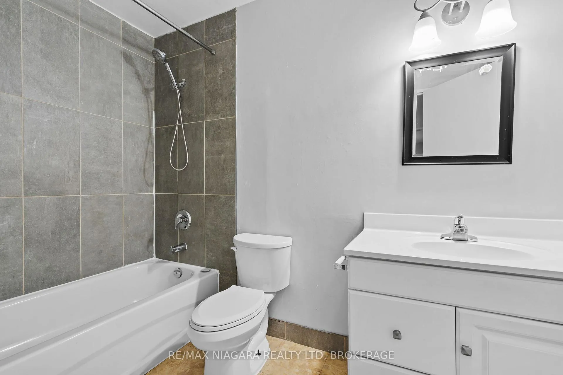 Photo 13 of Unit 152, 17 Old Pine Trail, St. Catharines, Carlton/Bunting — HOMEH