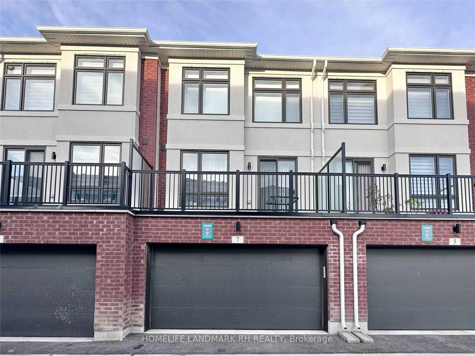Front of 7 William Russell Lane