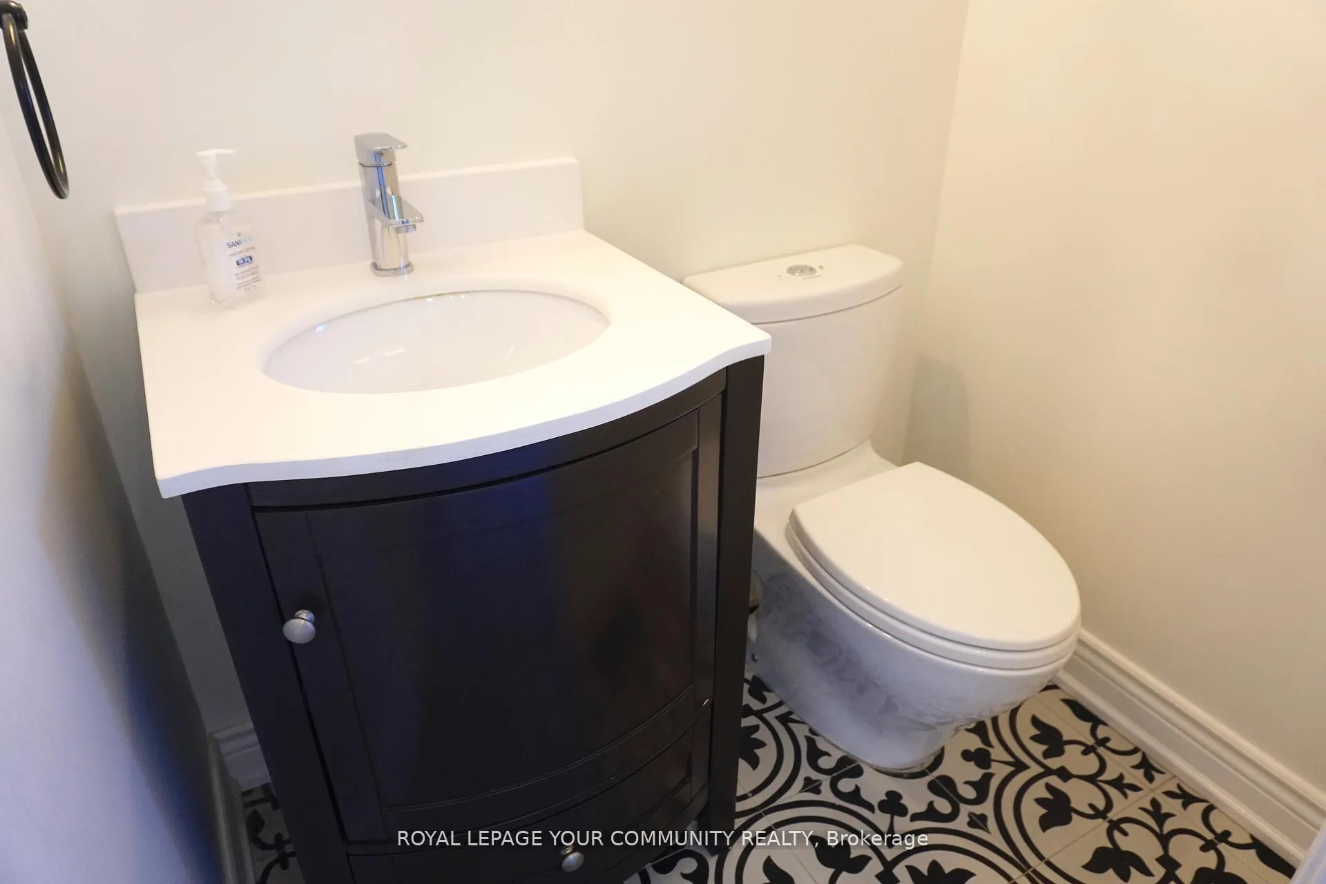 Photo 7 of 39 Knightsbridge Way, Markham, Markham Village — HOMEH