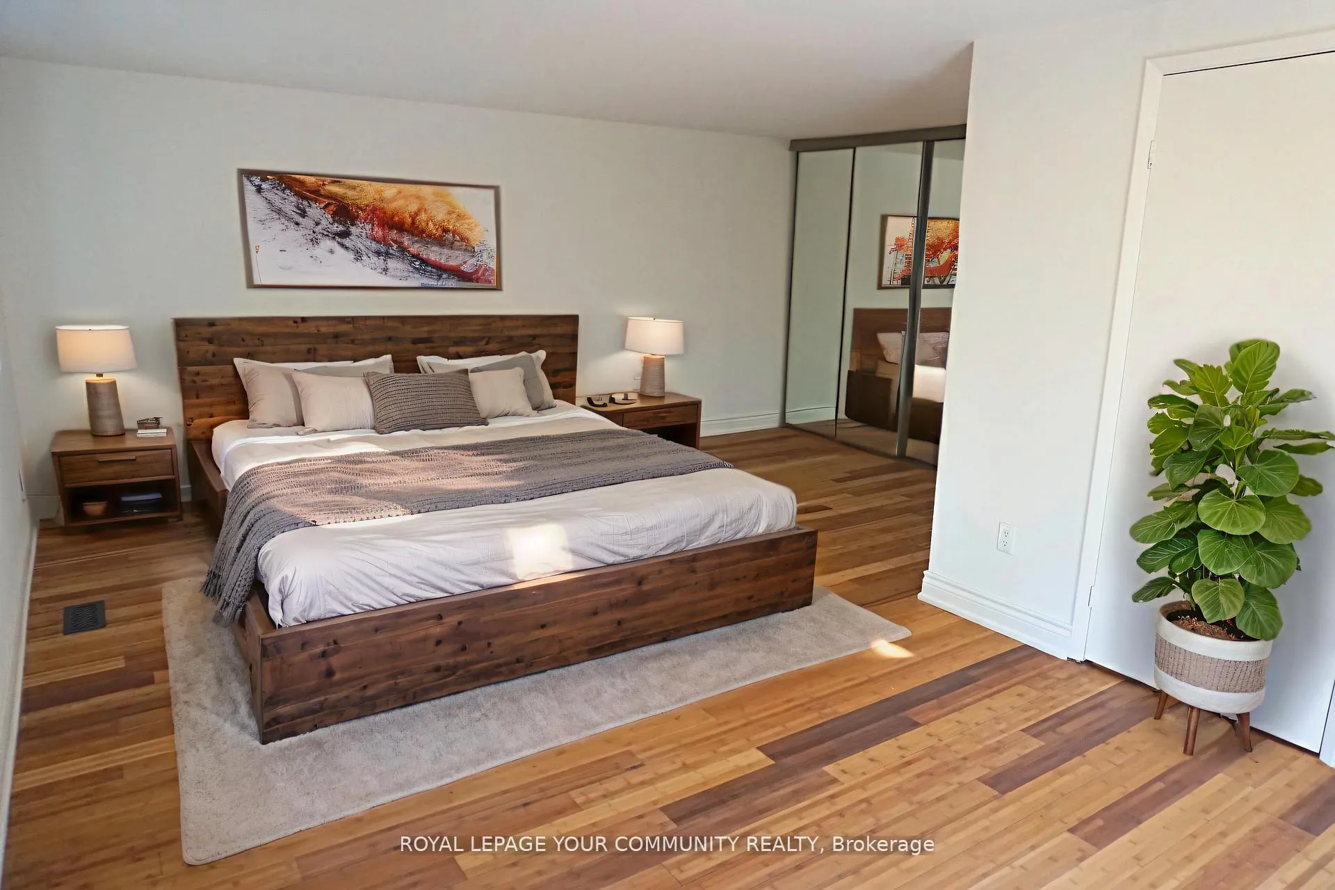 Photo 9 of 39 Knightsbridge Way, Markham, Markham Village — HOMEH