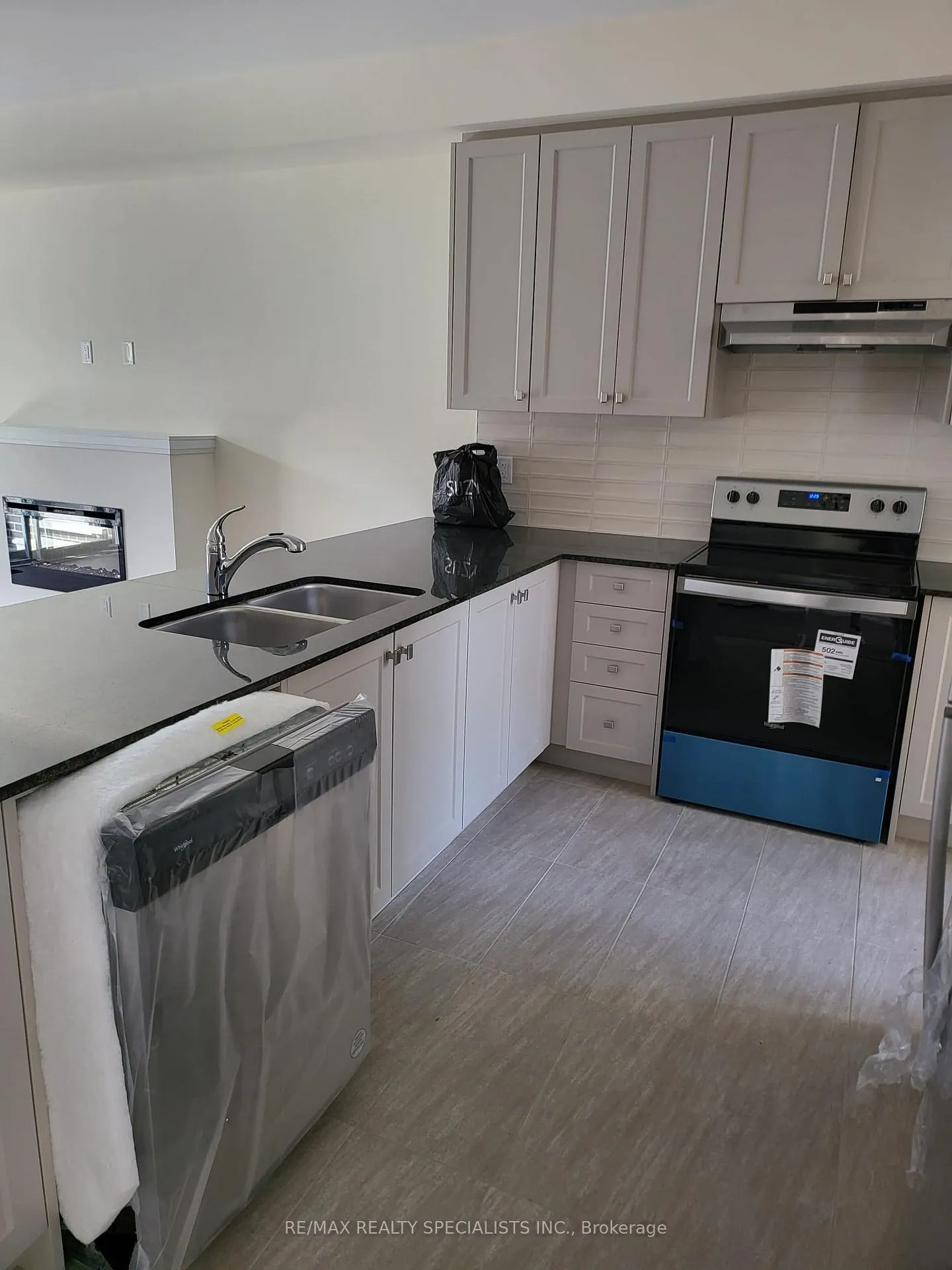 Photo 4 of 345 Coronation Road E, Whitby, Rural Whitby — HOMEH