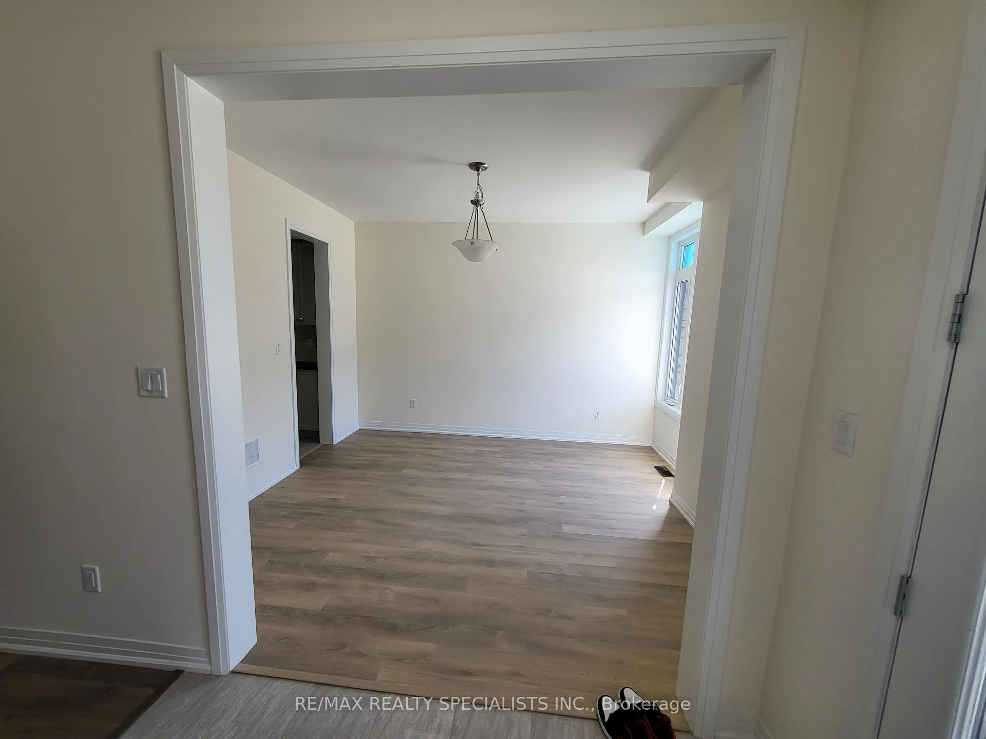 Photo 8 of 345 Coronation Road E, Whitby, Rural Whitby — HOMEH