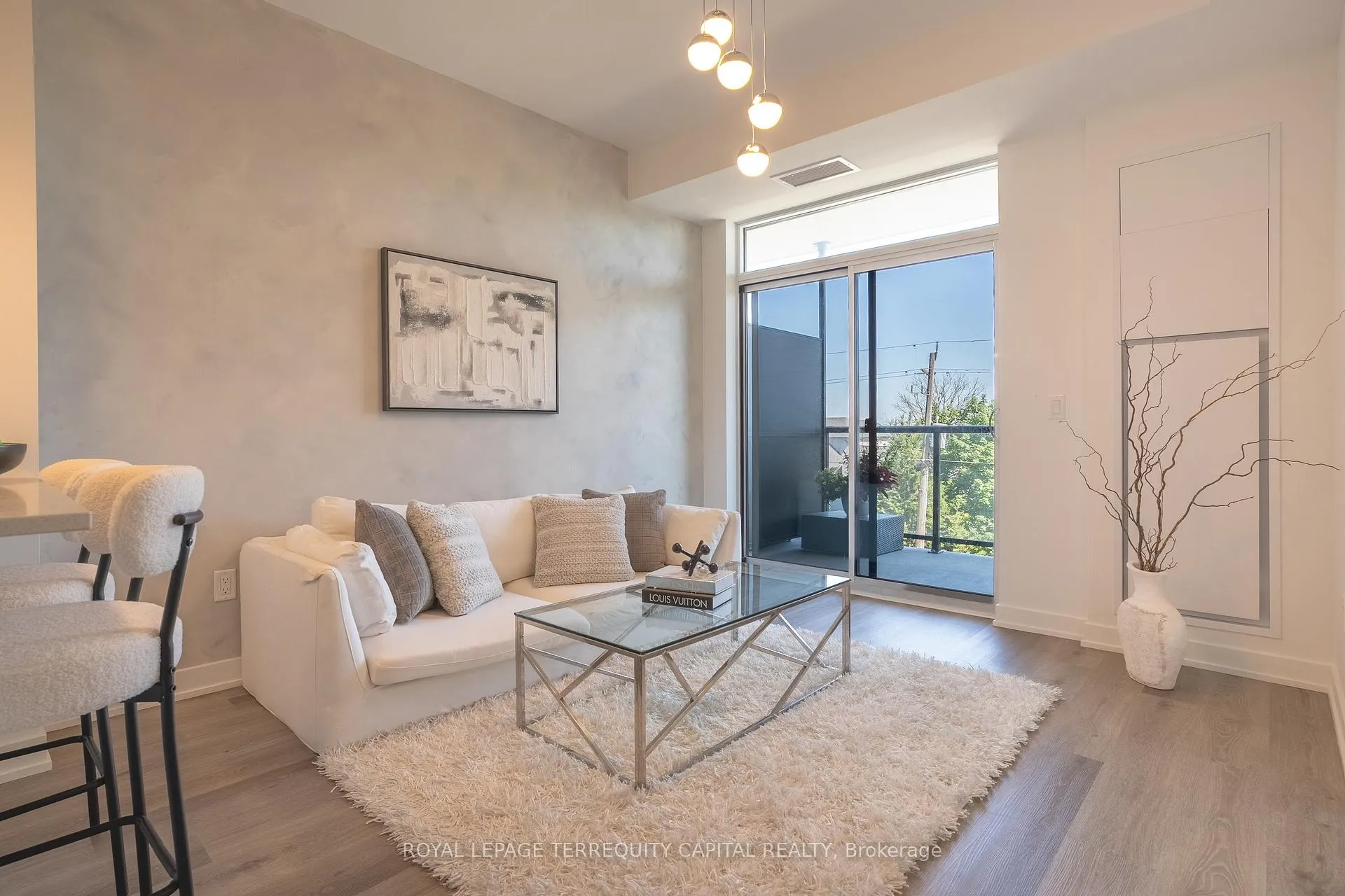 Photo 1 of Unit 313, 600 North Service Road, Hamilton, Stoney Creek — HOMEH