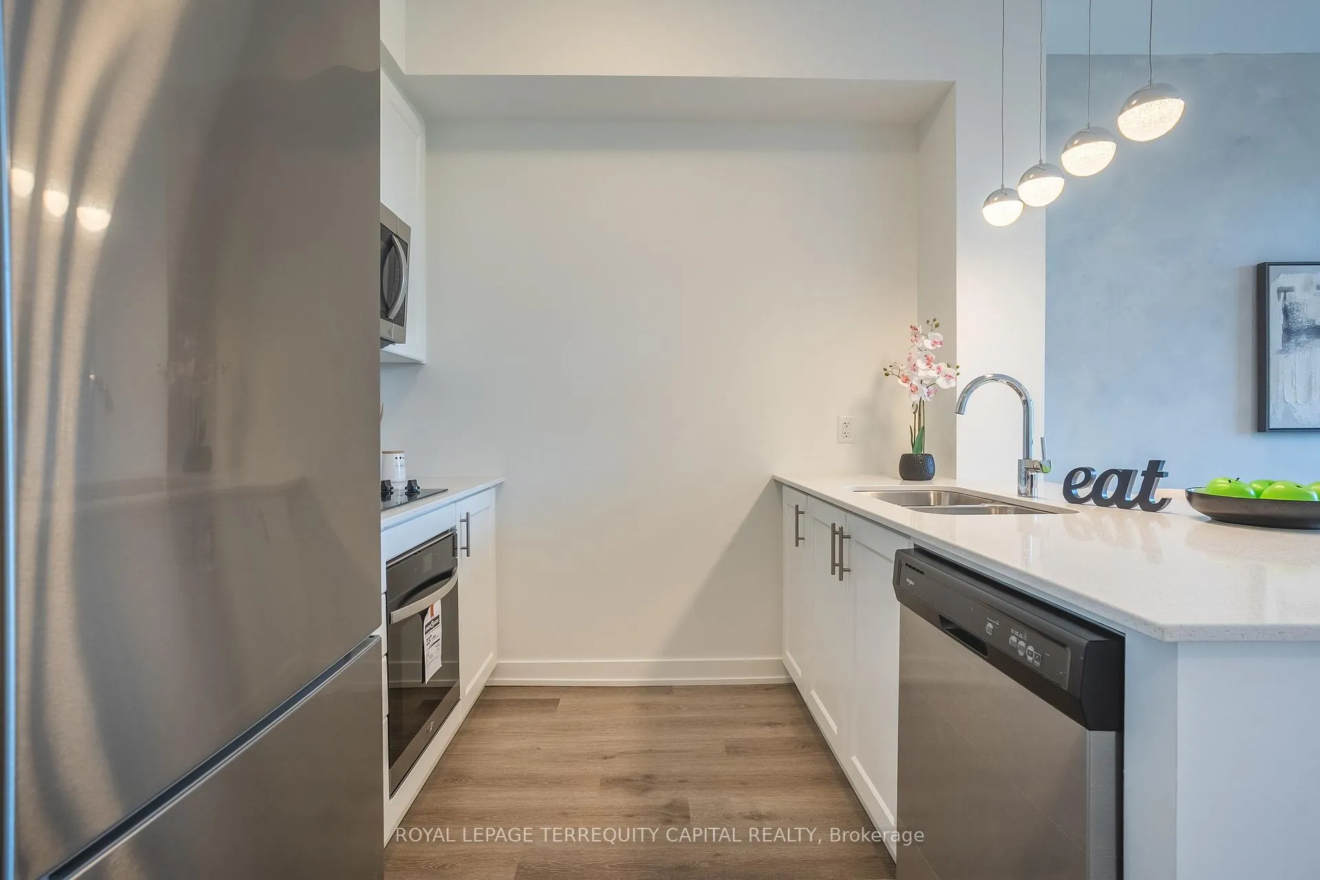Photo 4 of Unit 313, 600 North Service Road, Hamilton, Stoney Creek — HOMEH