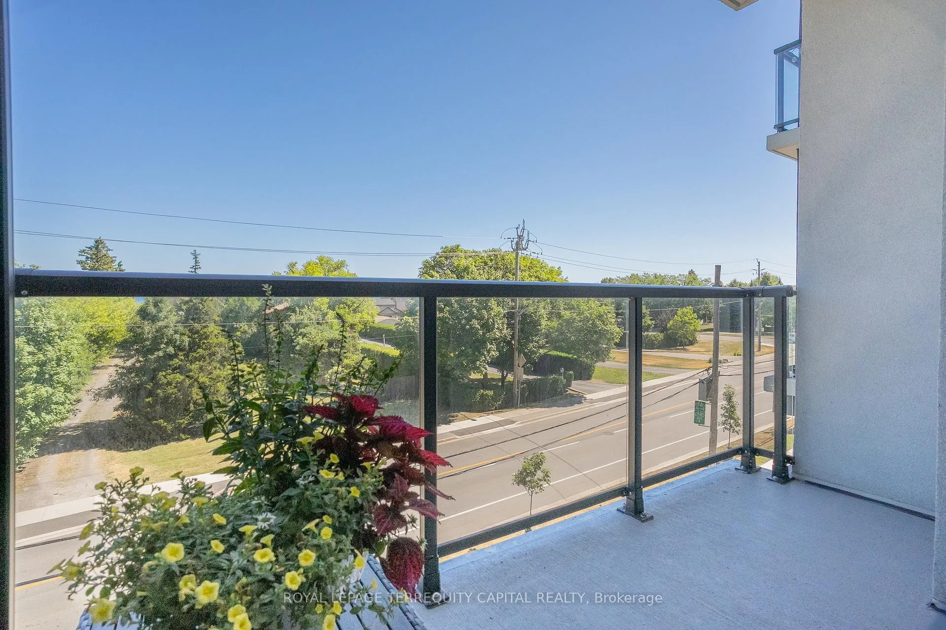 Photo 8 of Unit 313, 600 North Service Road, Hamilton, Stoney Creek — HOMEH