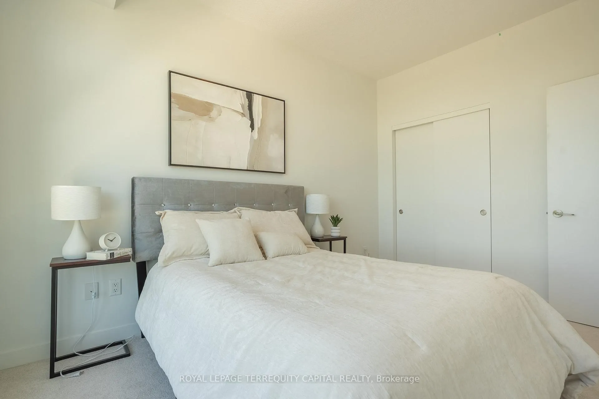 Photo 10 of Unit 313, 600 North Service Road, Hamilton, Stoney Creek — HOMEH