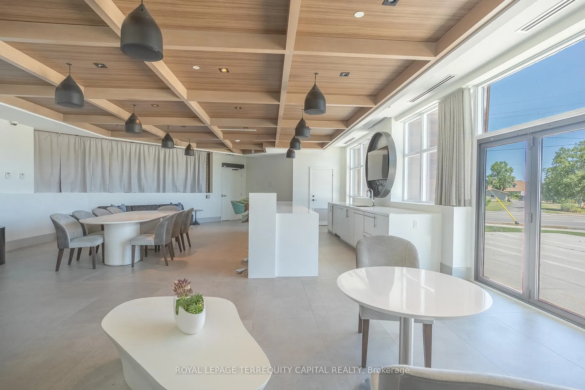 Photo 26 of Unit 313, 600 North Service Road, Hamilton, Stoney Creek — HOMEH
