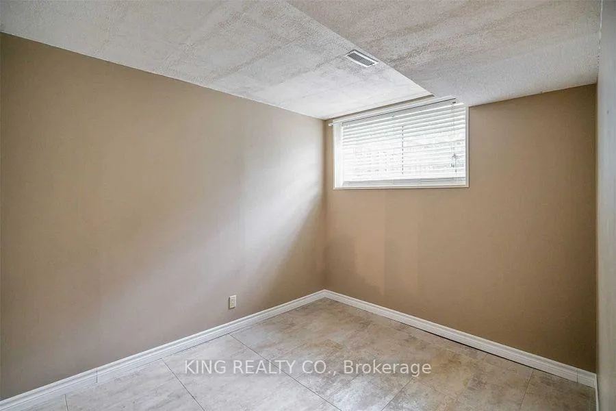 Photo 5 of Unit Bsmt, 74 Green Maple Drive, St. Catharines, Secord Woods — HOMEH