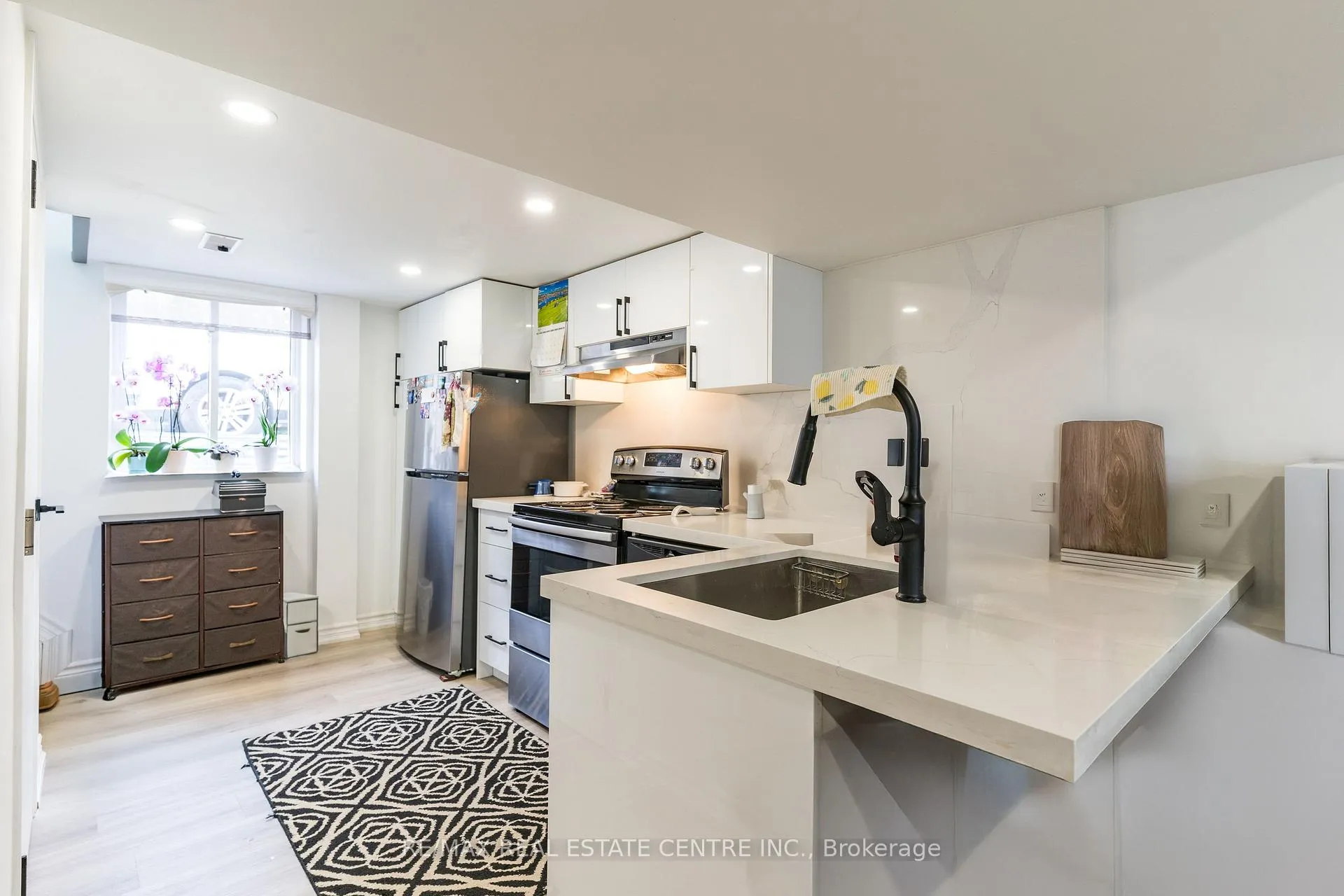 Photo 7 of Unit LOWER, 268 Brucedale Avenue E, Hamilton, Inch Park — HOMEH