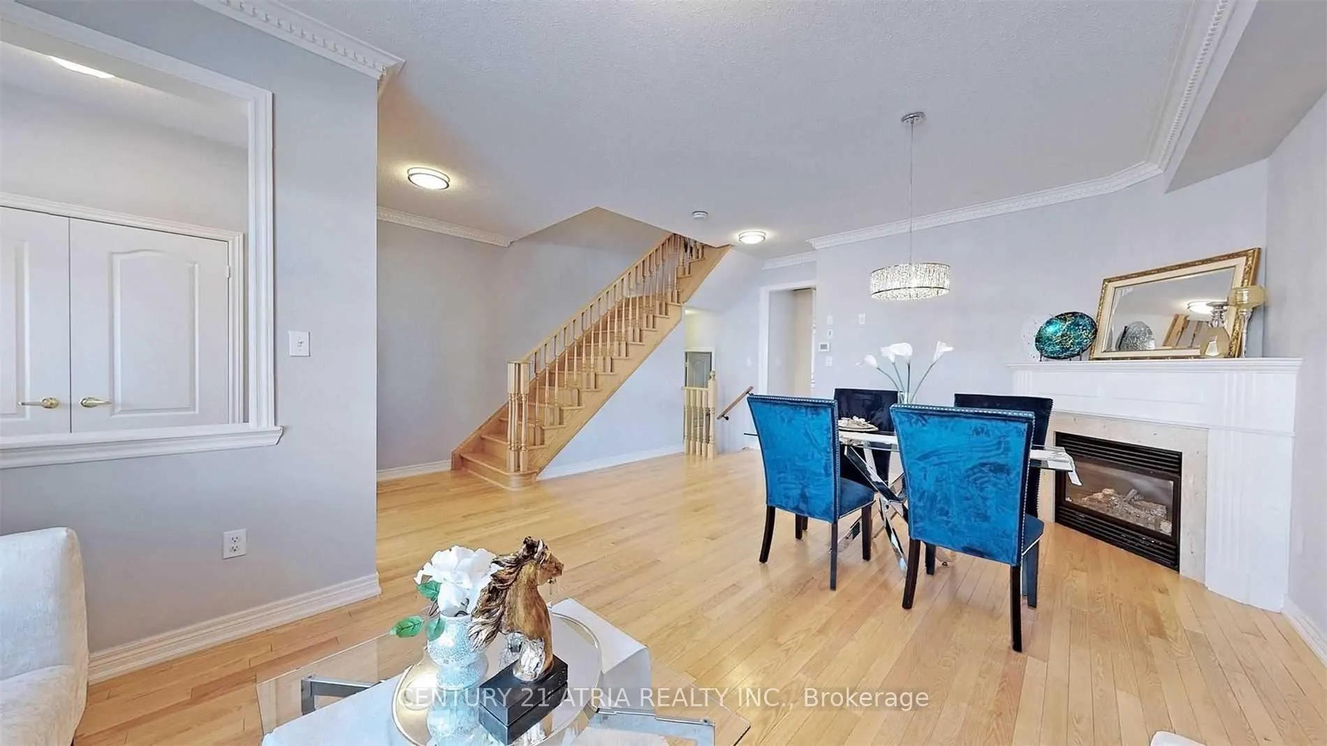Photo 6 of 131 Christian Ritter Drive, Markham, Berczy — HOMEH