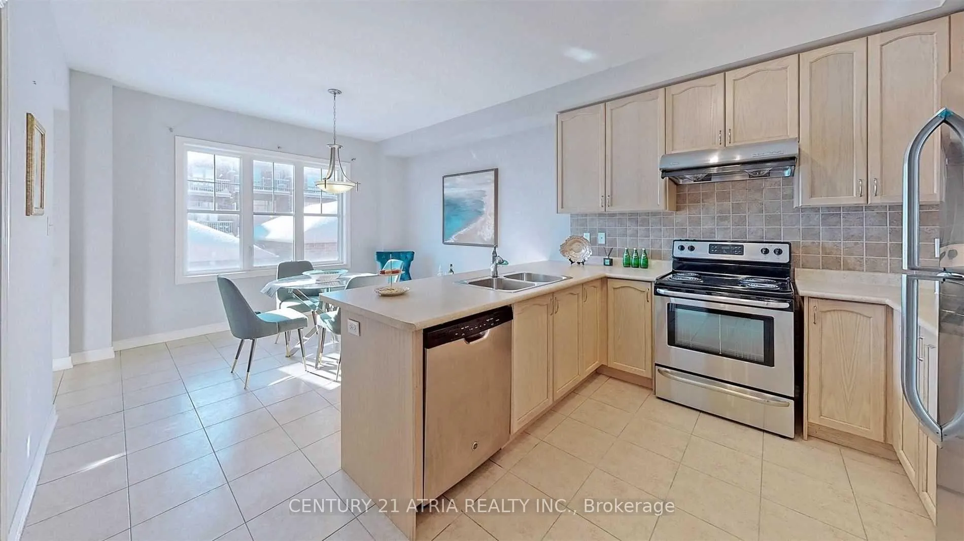 Photo 10 of 131 Christian Ritter Drive, Markham, Berczy — HOMEH