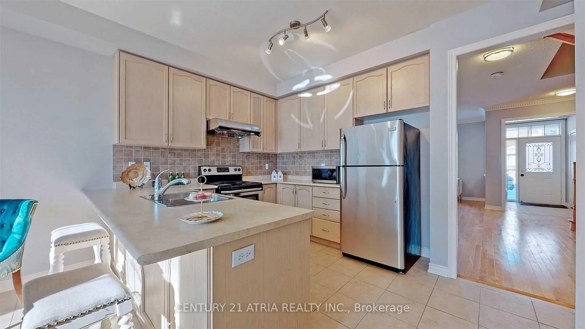Photo 11 of 131 Christian Ritter Drive, Markham, Berczy — HOMEH
