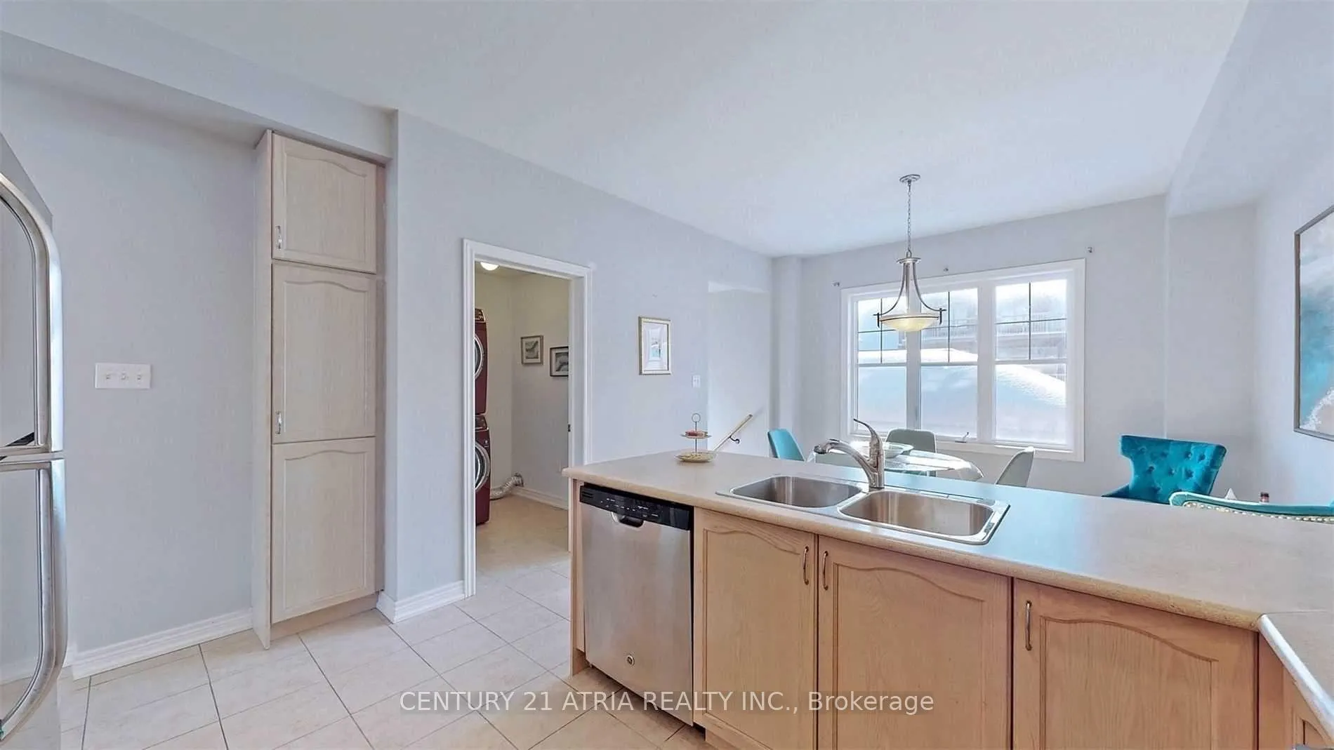 Photo 12 of 131 Christian Ritter Drive, Markham, Berczy — HOMEH