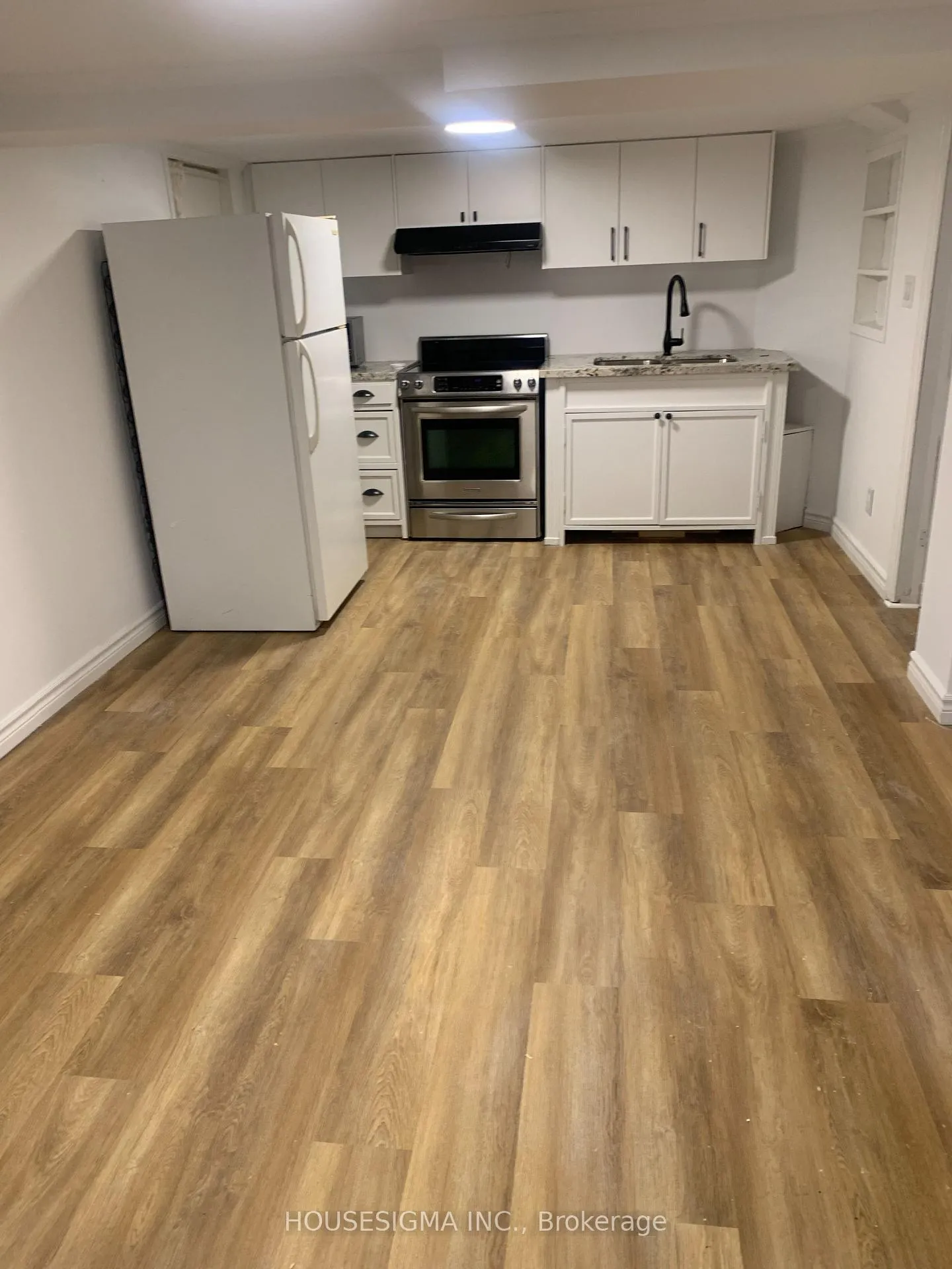 Photo 5 of 324 Lawrence Avenue W, Toronto, Bedford Park-Nortown — HOMEH