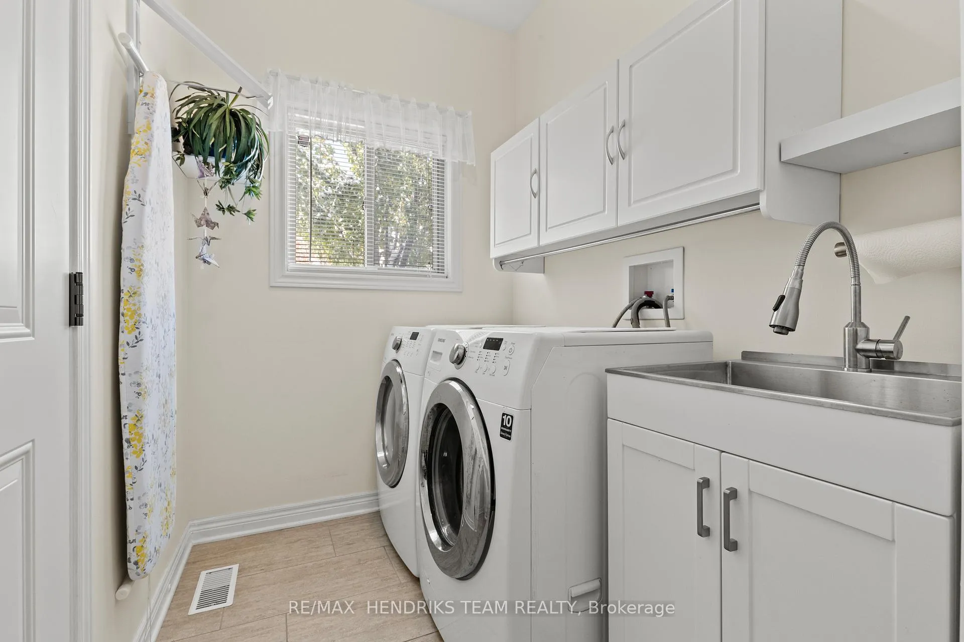 Photo 9 of Unit 19, 9440 Eagle Ridge Drive, Niagara Falls, Forestview — HOMEH