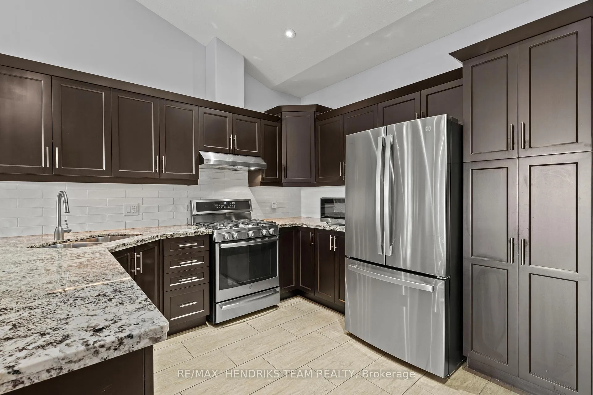Photo 12 of Unit 19, 9440 Eagle Ridge Drive, Niagara Falls, Forestview — HOMEH