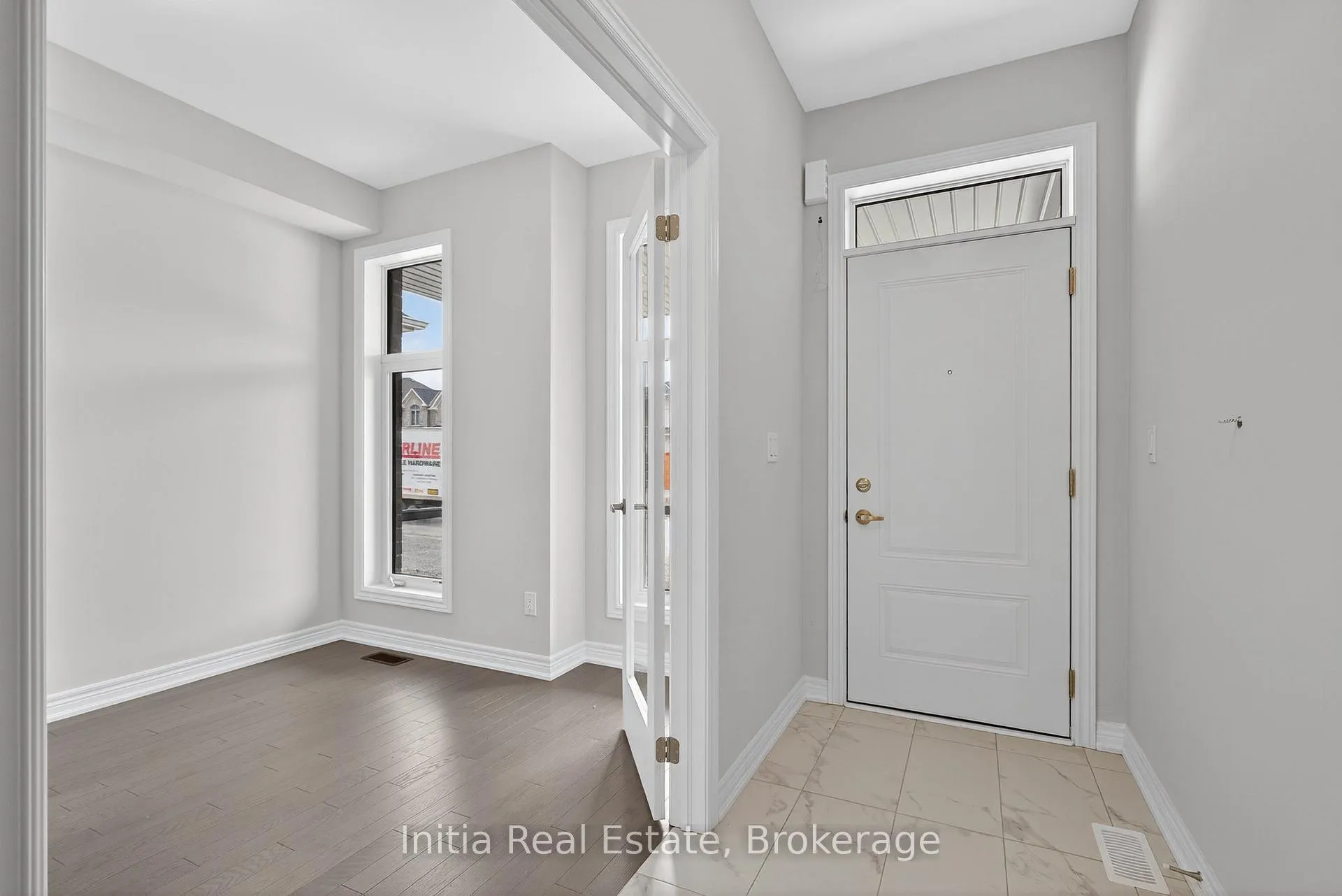 Photo 5 of 1474 Davis Loop Circle, Innisfil, Lefroy — HOMEH