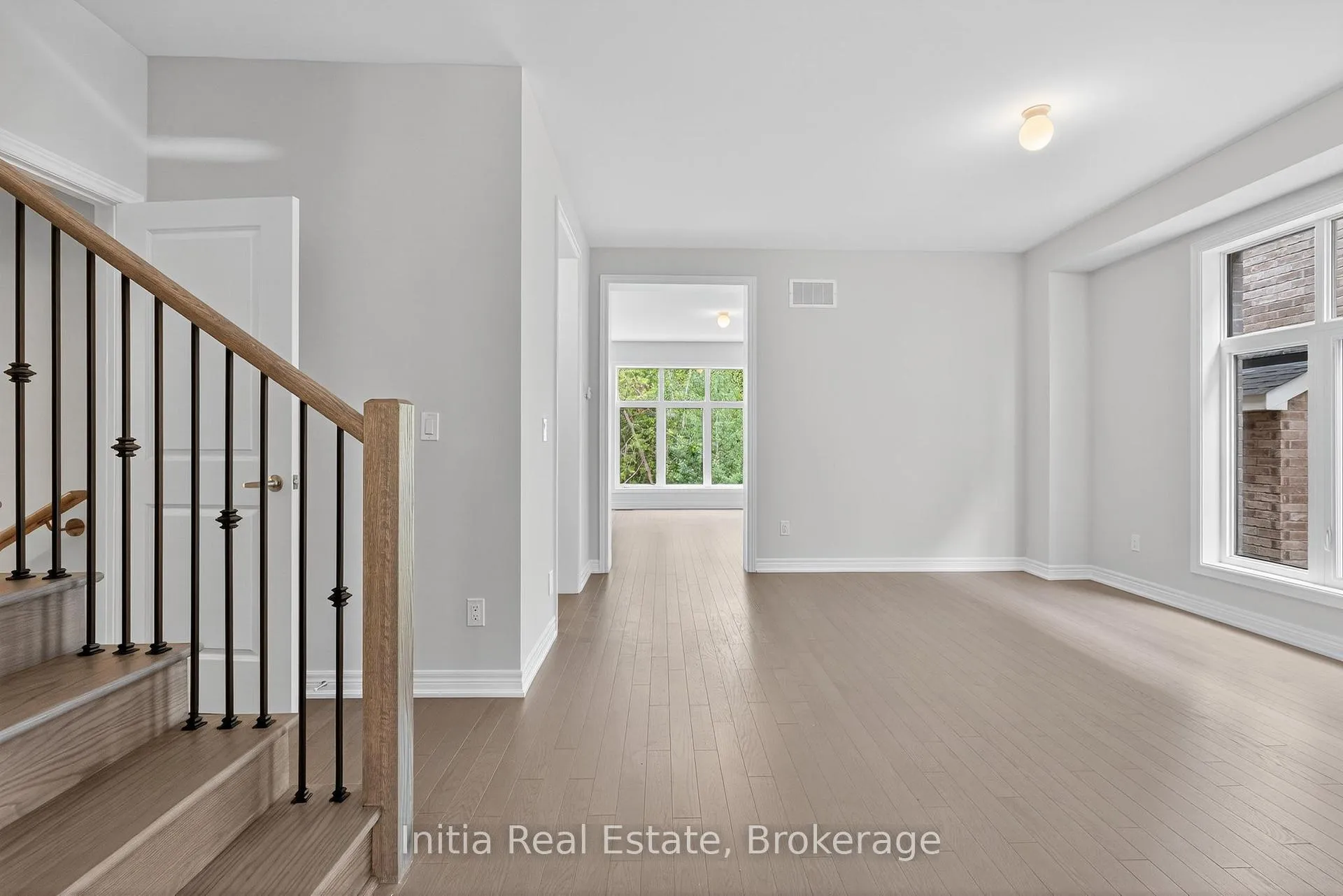 Photo 8 of 1474 Davis Loop Circle, Innisfil, Lefroy — HOMEH