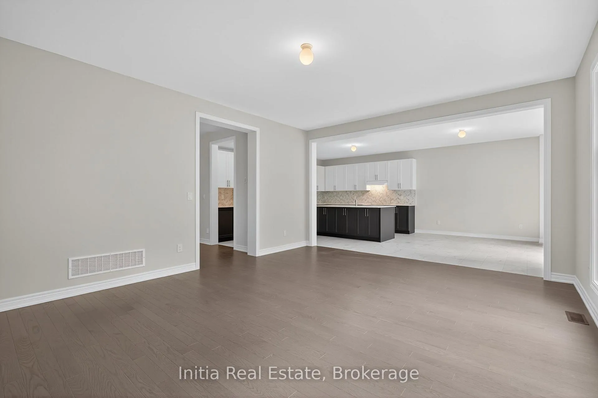 Photo 11 of 1474 Davis Loop Circle, Innisfil, Lefroy — HOMEH
