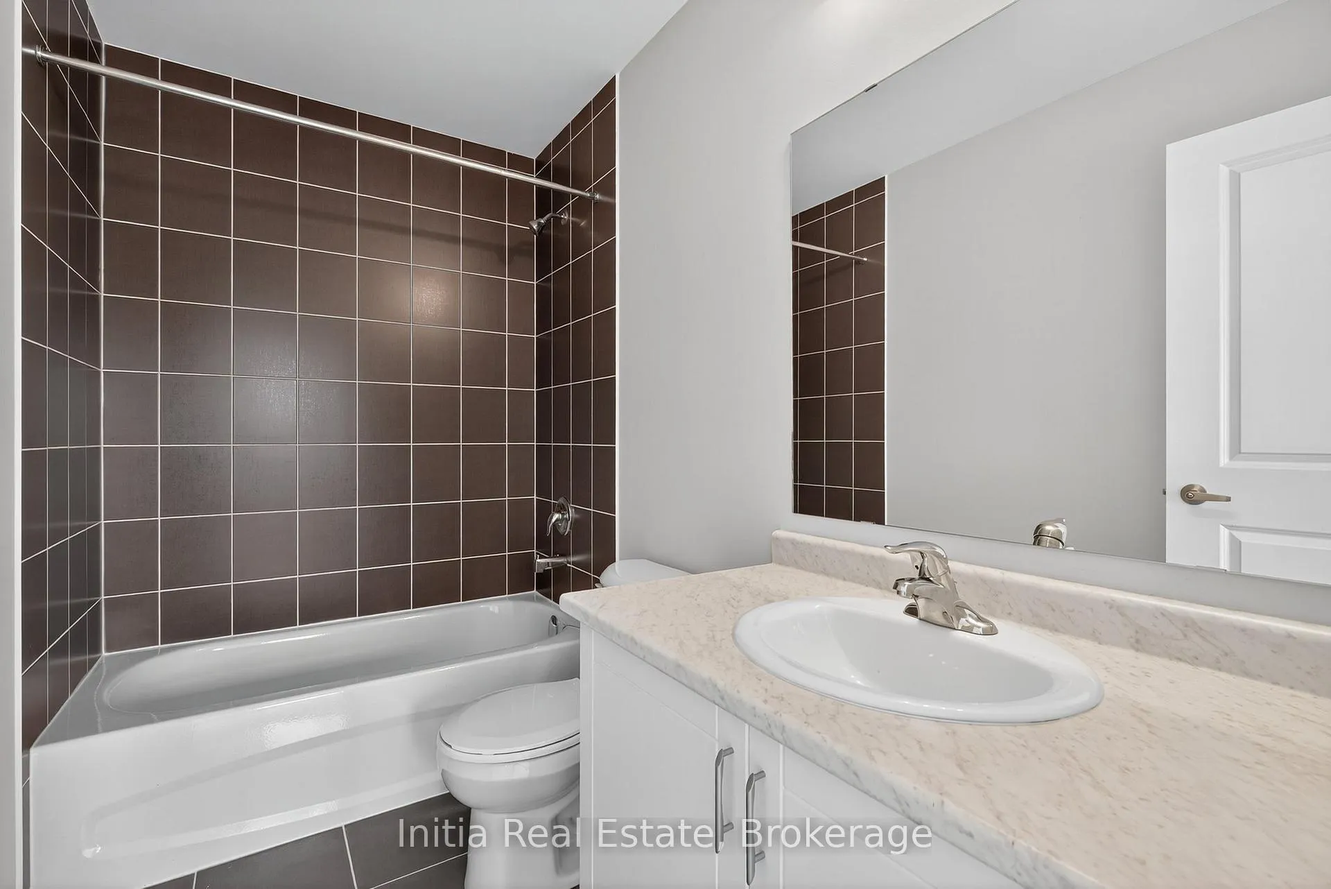 Photo 33 of 1474 Davis Loop Circle, Innisfil, Lefroy — HOMEH