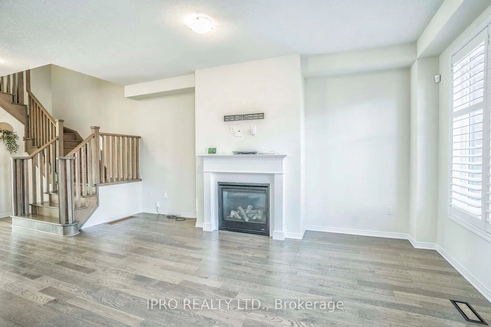 Photo 6 of 23 Cactus Crescent, Hamilton, Stoney Creek Mountain — HOMEH