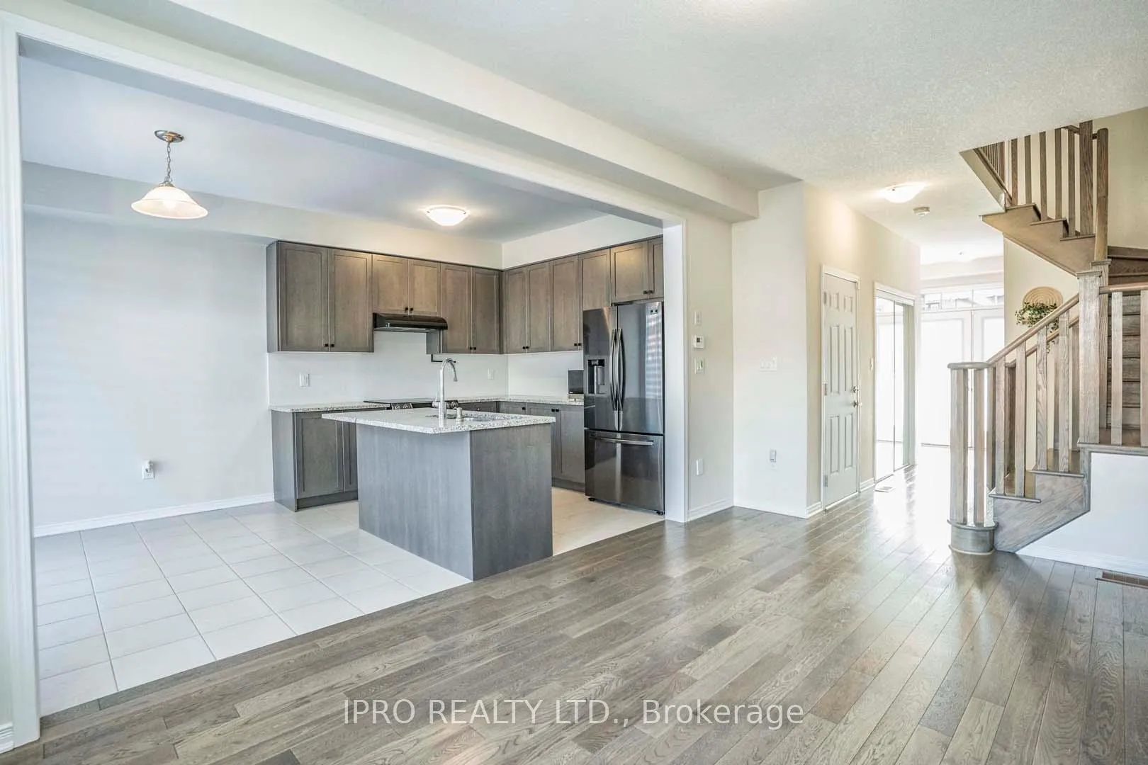 Photo 7 of 23 Cactus Crescent, Hamilton, Stoney Creek Mountain — HOMEH