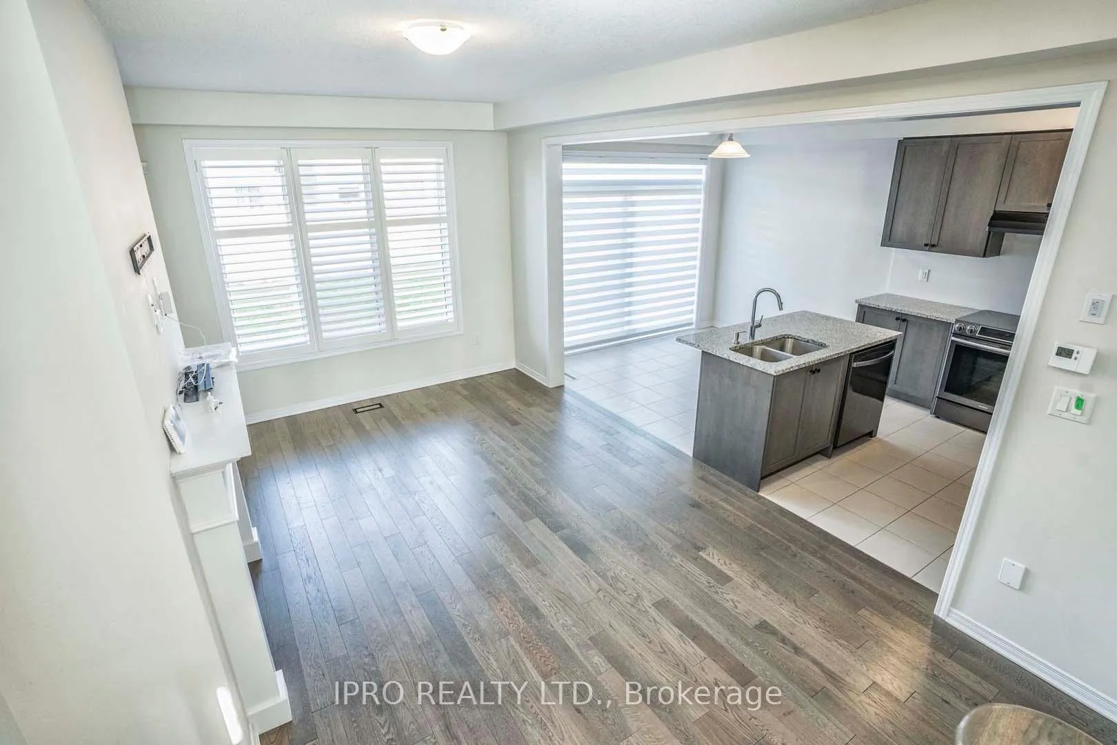 Photo 8 of 23 Cactus Crescent, Hamilton, Stoney Creek Mountain — HOMEH