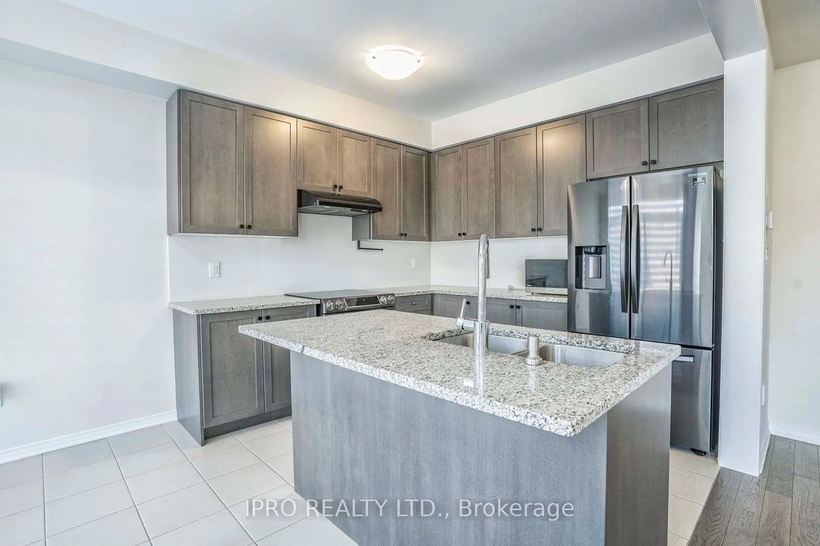 Photo 11 of 23 Cactus Crescent, Hamilton, Stoney Creek Mountain — HOMEH