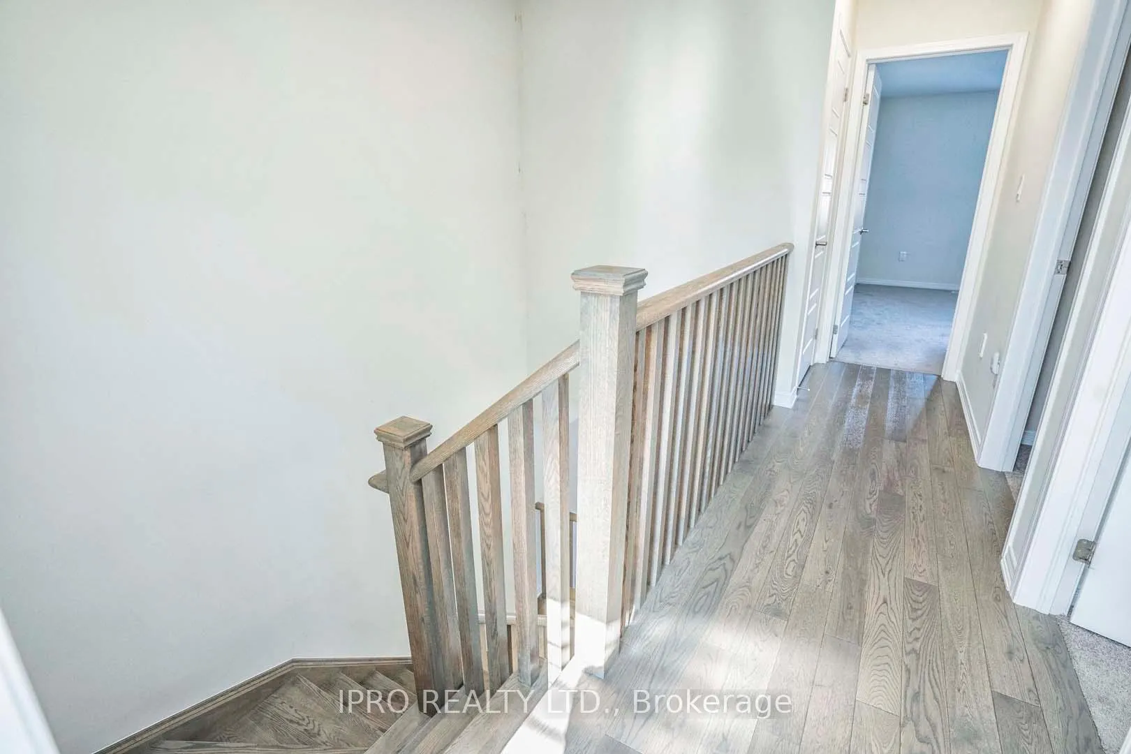 Photo 17 of 23 Cactus Crescent, Hamilton, Stoney Creek Mountain — HOMEH