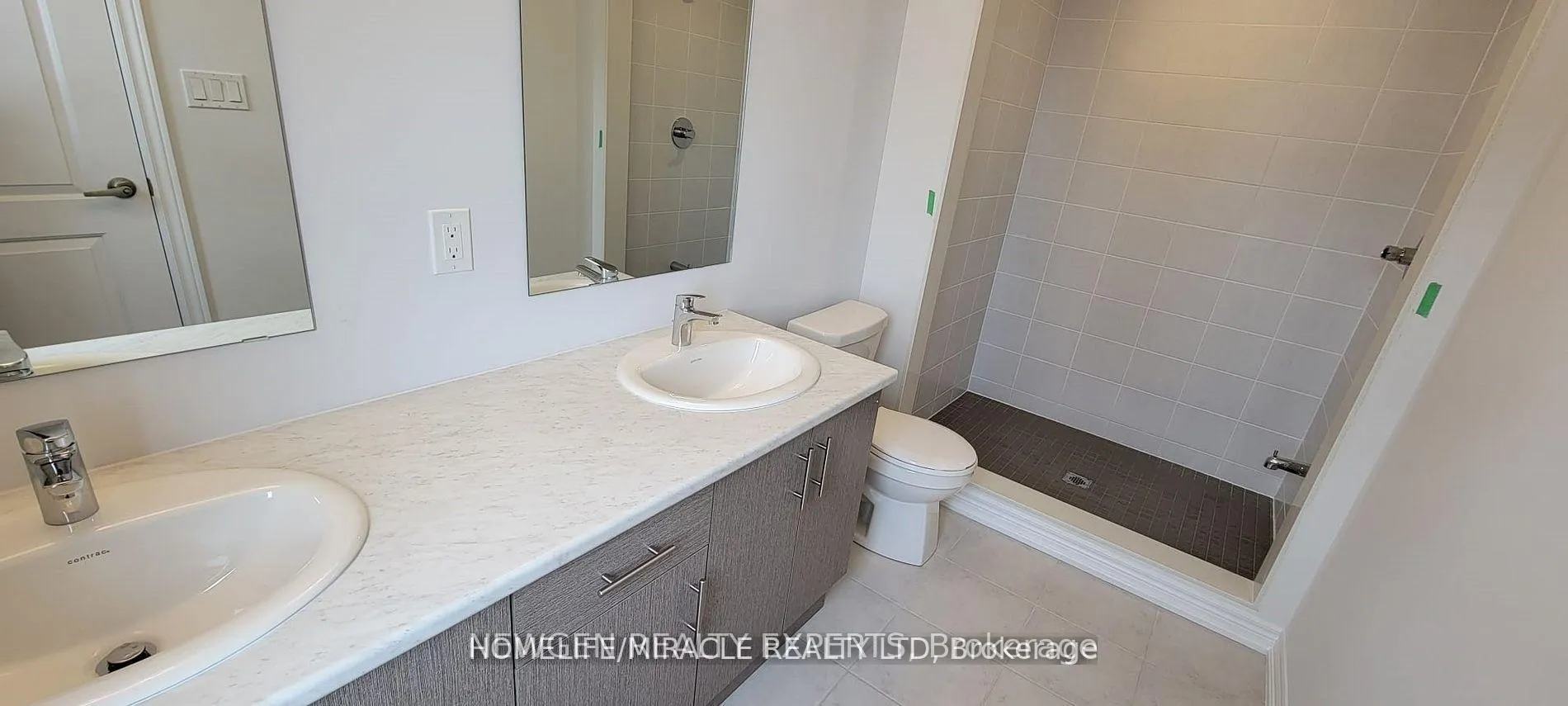 Photo 3 of 2012 Cameron Lott Crescent, Oshawa, Kedron — HOMEH