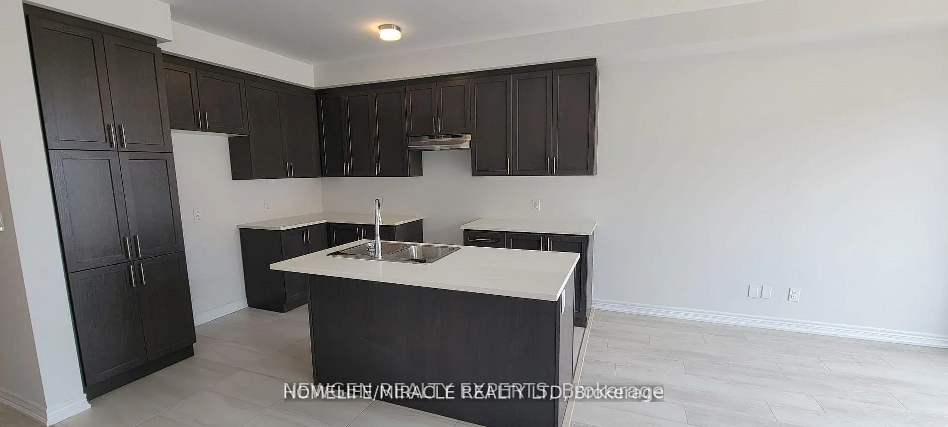 Photo 7 of 2012 Cameron Lott Crescent, Oshawa, Kedron — HOMEH
