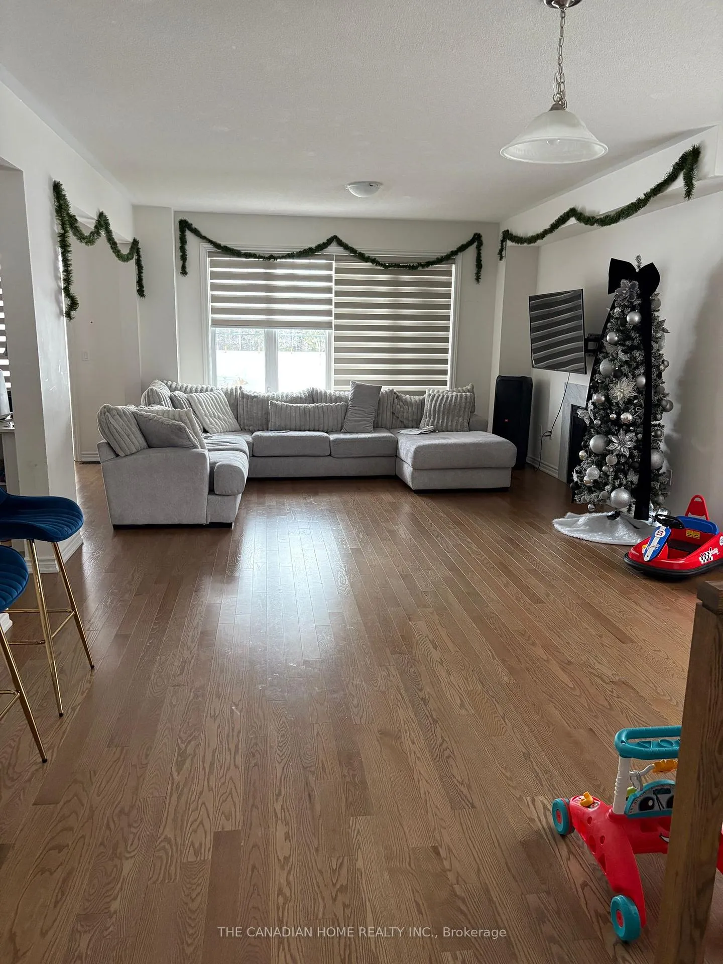 Photo 3 of 16 Shepherd Drive, Barrie, Painswick South — HOMEH