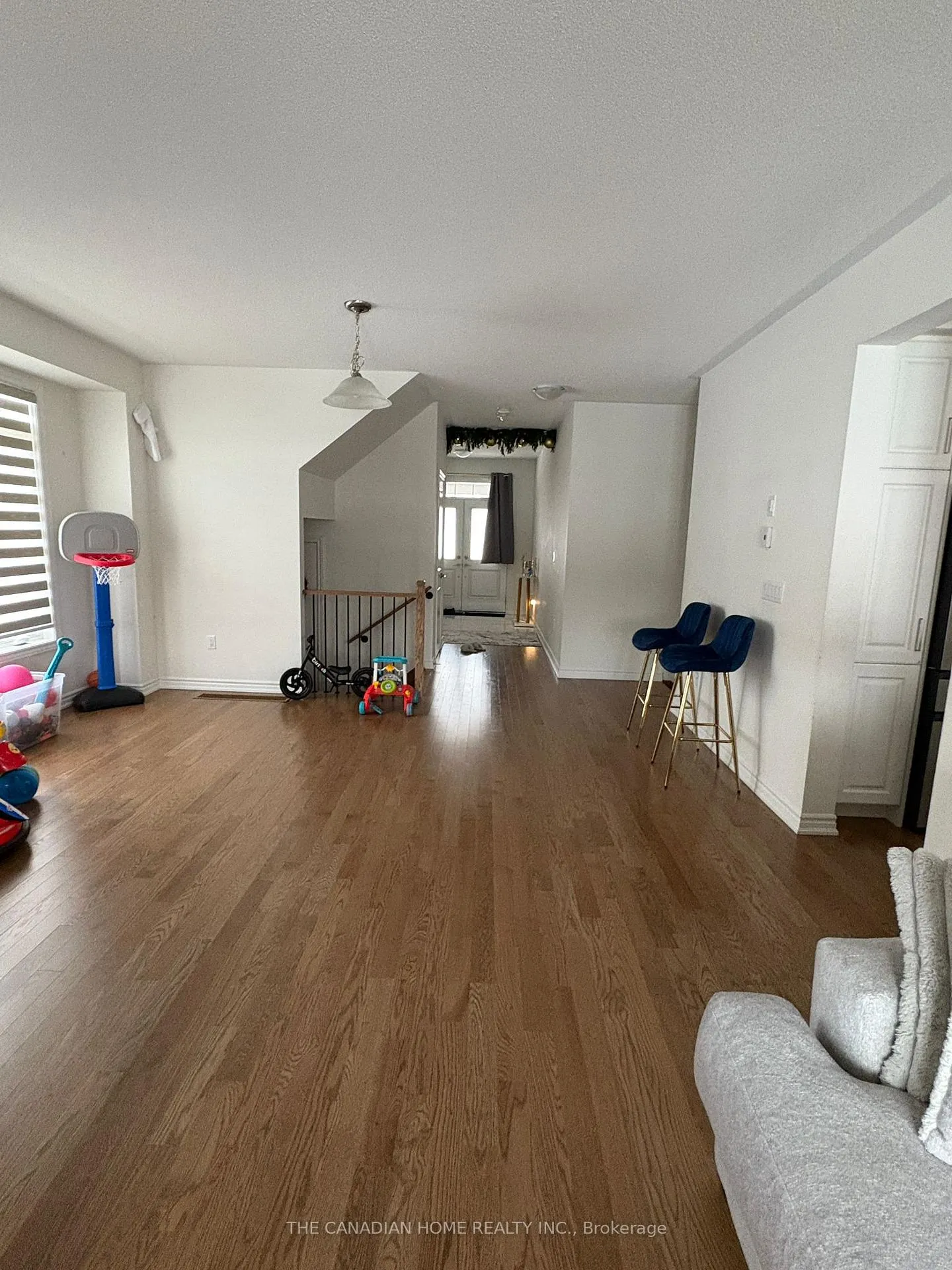 Photo 4 of 16 Shepherd Drive, Barrie, Painswick South — HOMEH