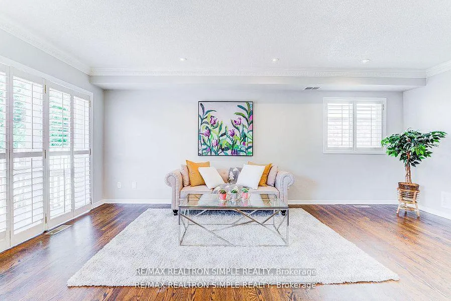 Photo 10 of 71 Schouten Crescent, Markham, Vinegar Hill — HOMEH