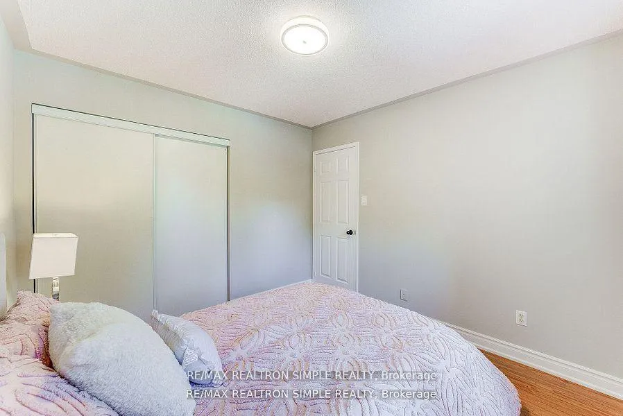 Photo 18 of 71 Schouten Crescent, Markham, Vinegar Hill — HOMEH