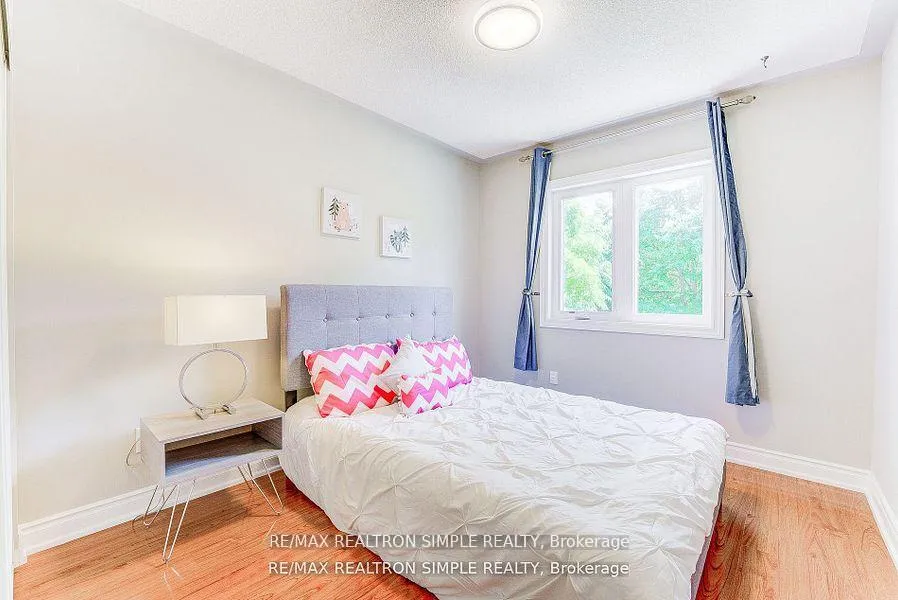 Photo 20 of 71 Schouten Crescent, Markham, Vinegar Hill — HOMEH