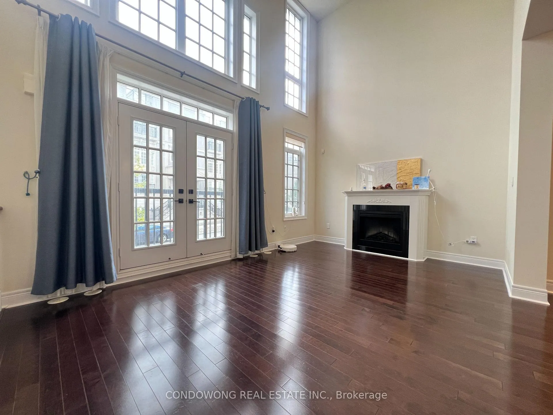 Photo 3 of 48 Lord Durham Road, Markham, Unionville — HOMEH