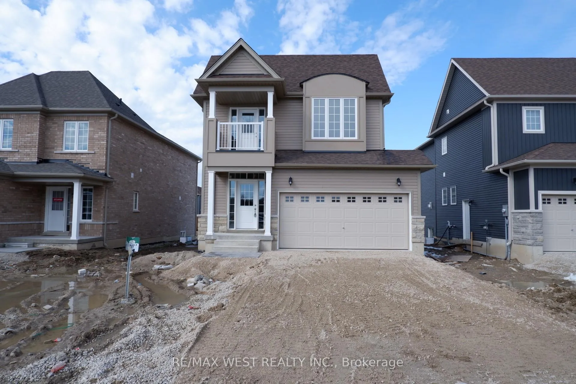 Photo 1 of 248 Springfield Crescent E, Clearview, Stayner — HOMEH