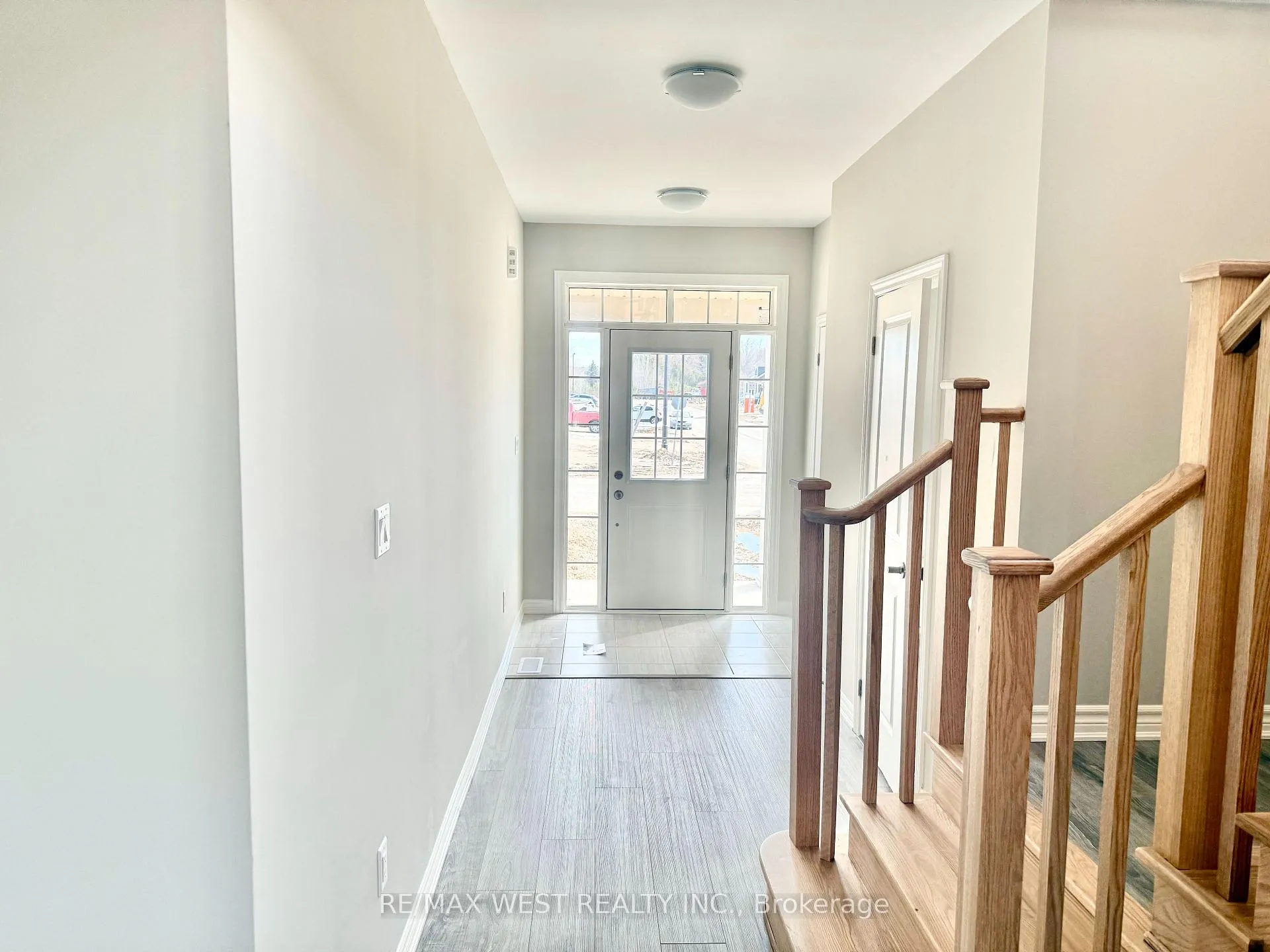 Photo 2 of 248 Springfield Crescent E, Clearview, Stayner — HOMEH