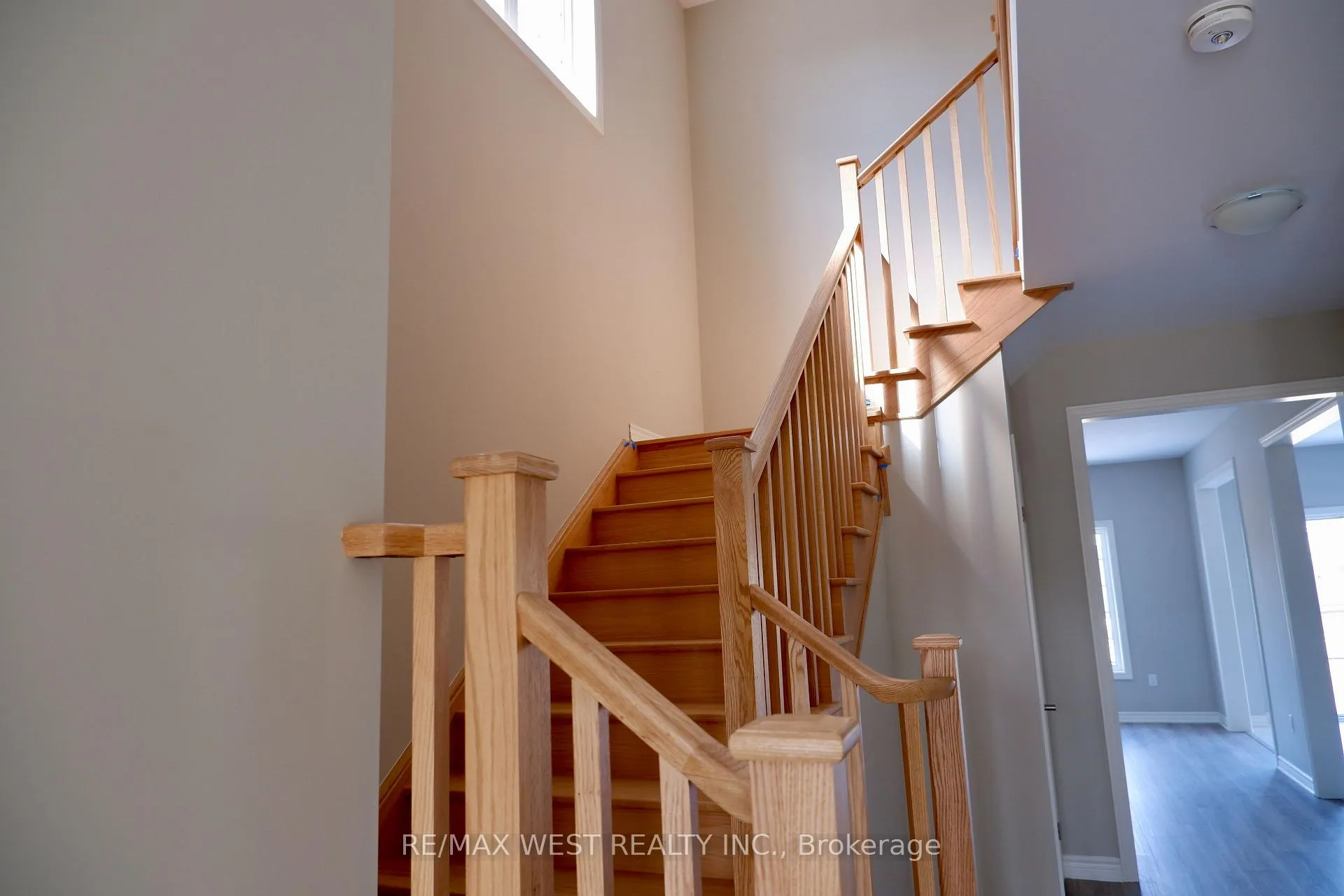 Photo 8 of 248 Springfield Crescent E, Clearview, Stayner — HOMEH