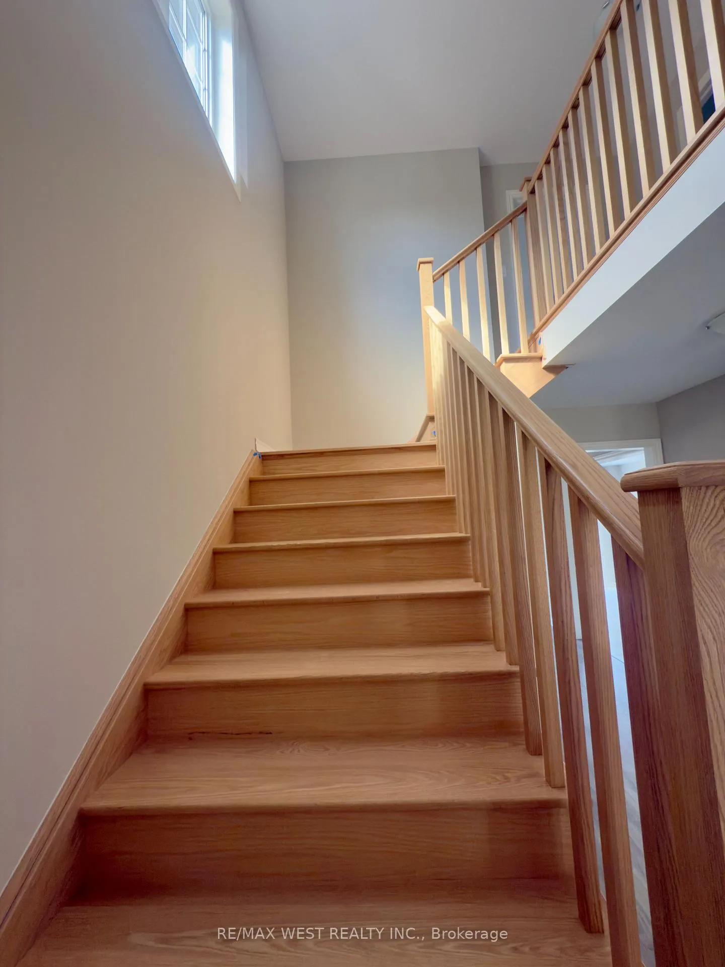 Photo 9 of 248 Springfield Crescent E, Clearview, Stayner — HOMEH