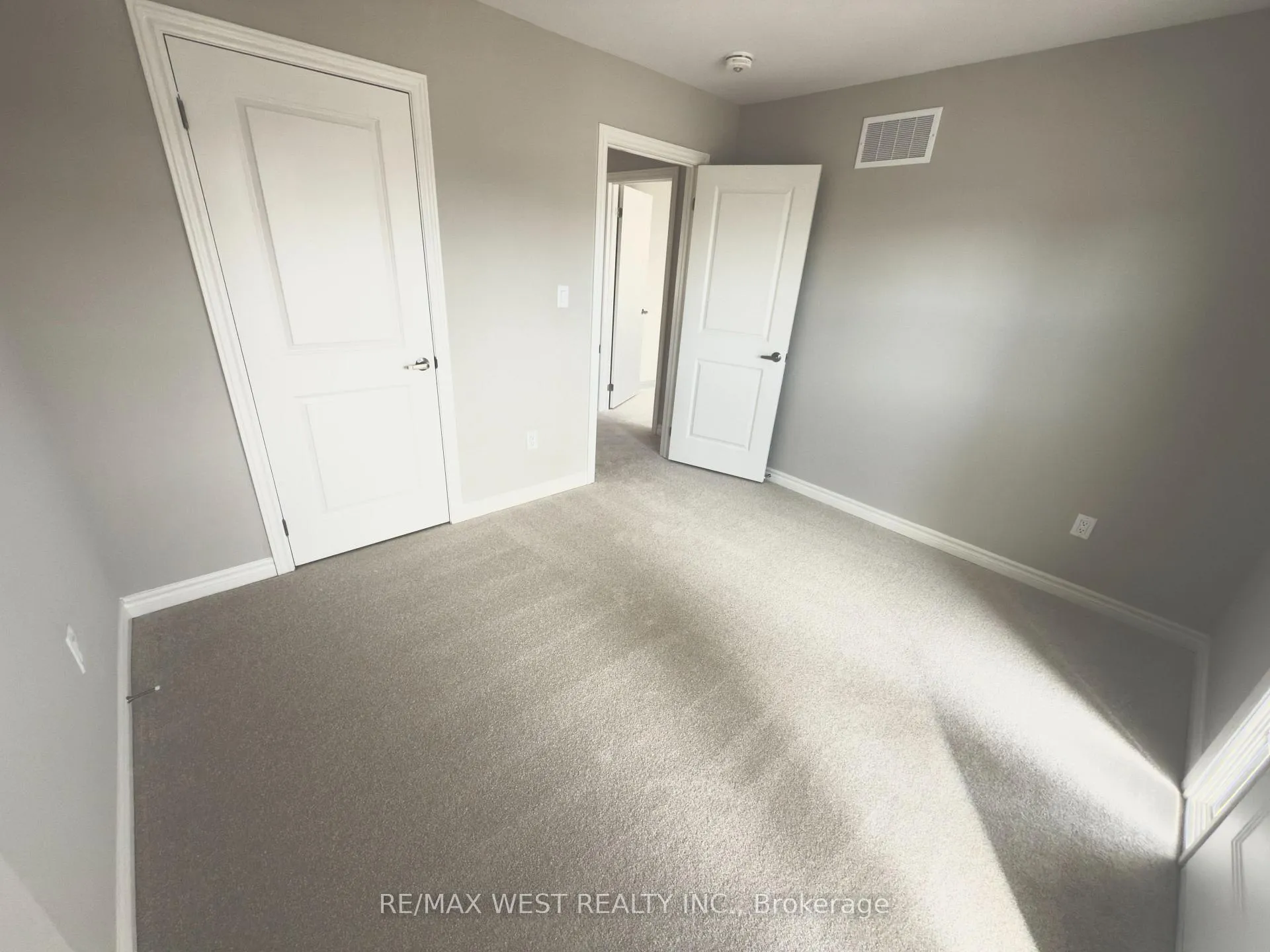 Photo 12 of 248 Springfield Crescent E, Clearview, Stayner — HOMEH