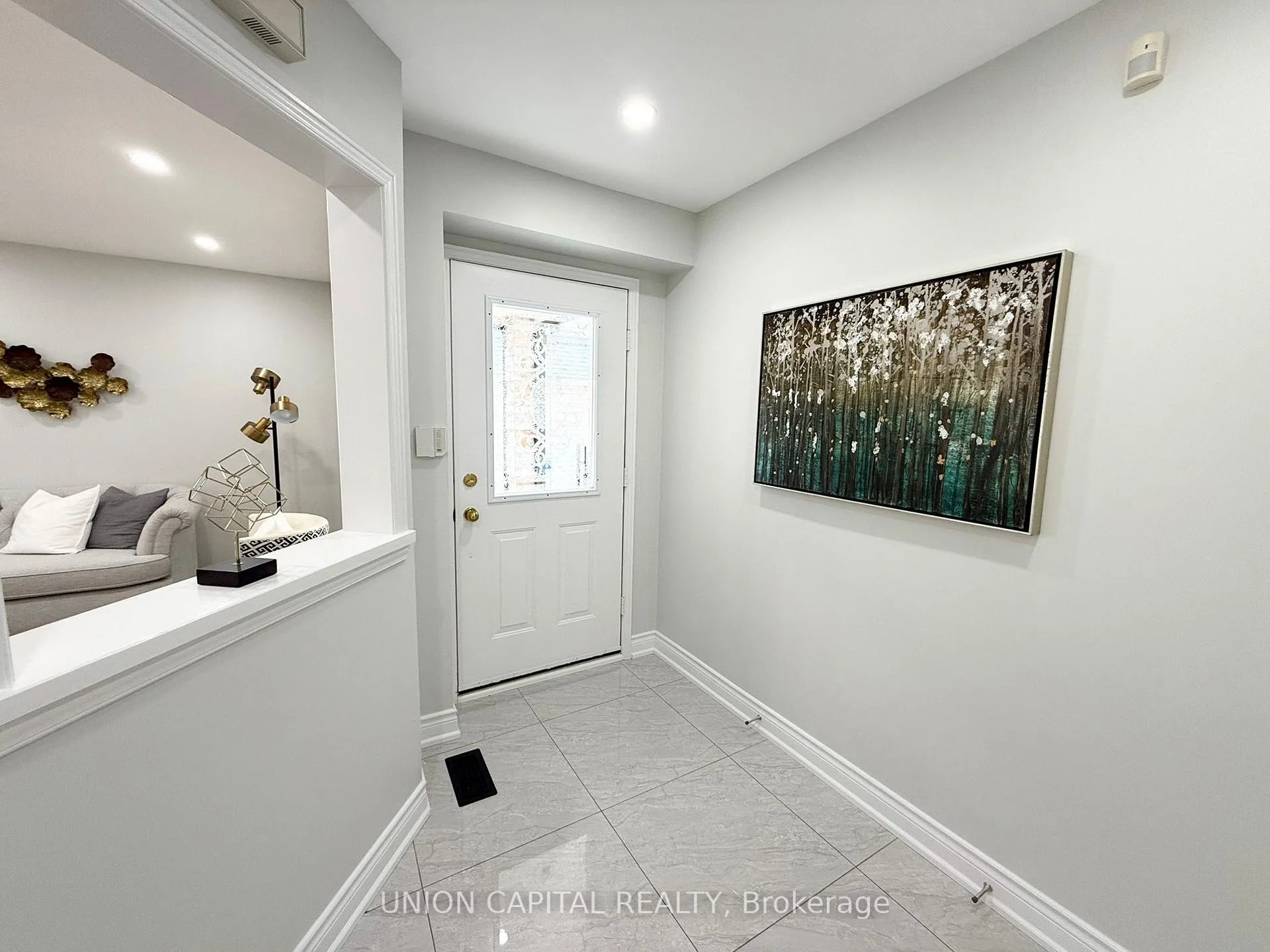 Photo 4 of 143 Halterwood Circle, Markham, Markville — HOMEH