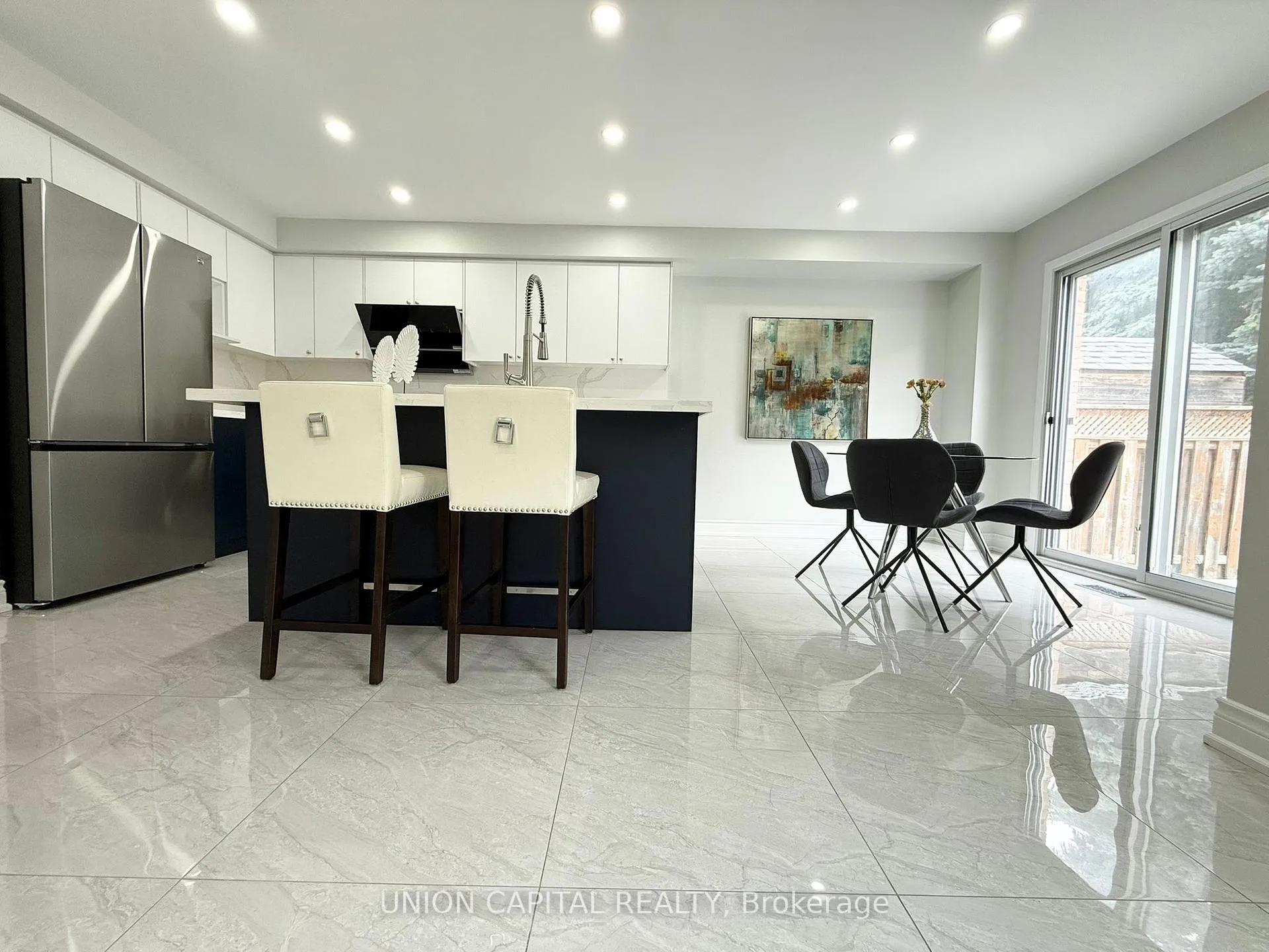 Photo 8 of 143 Halterwood Circle, Markham, Markville — HOMEH
