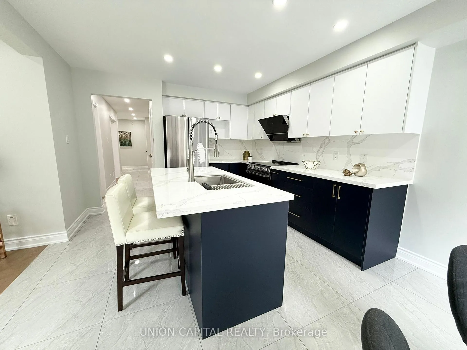 Photo 9 of 143 Halterwood Circle, Markham, Markville — HOMEH