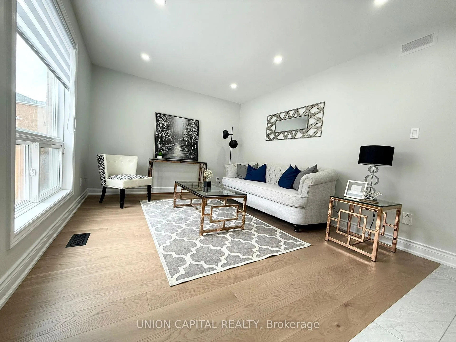 Photo 10 of 143 Halterwood Circle, Markham, Markville — HOMEH