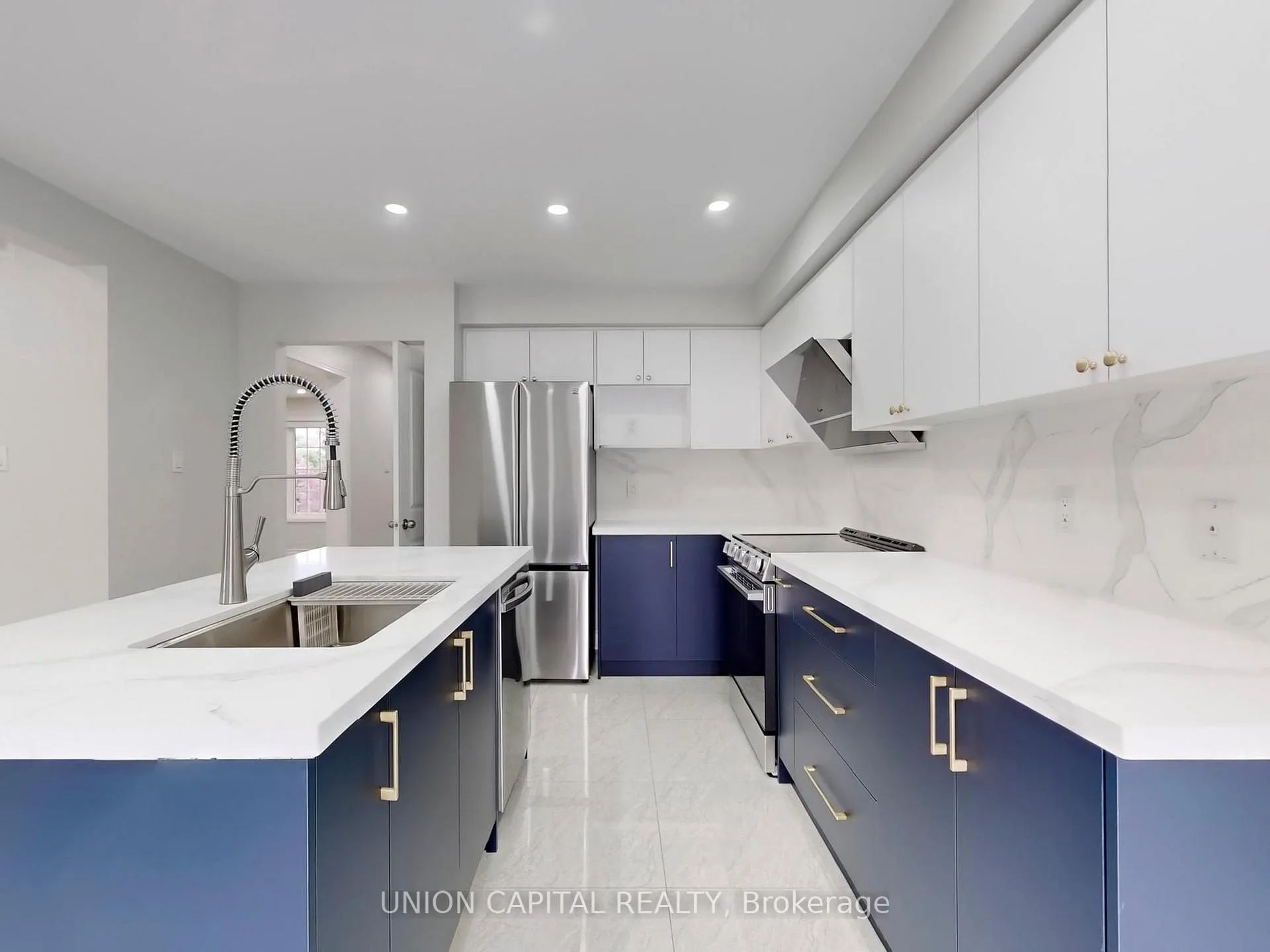 Photo 13 of 143 Halterwood Circle, Markham, Markville — HOMEH