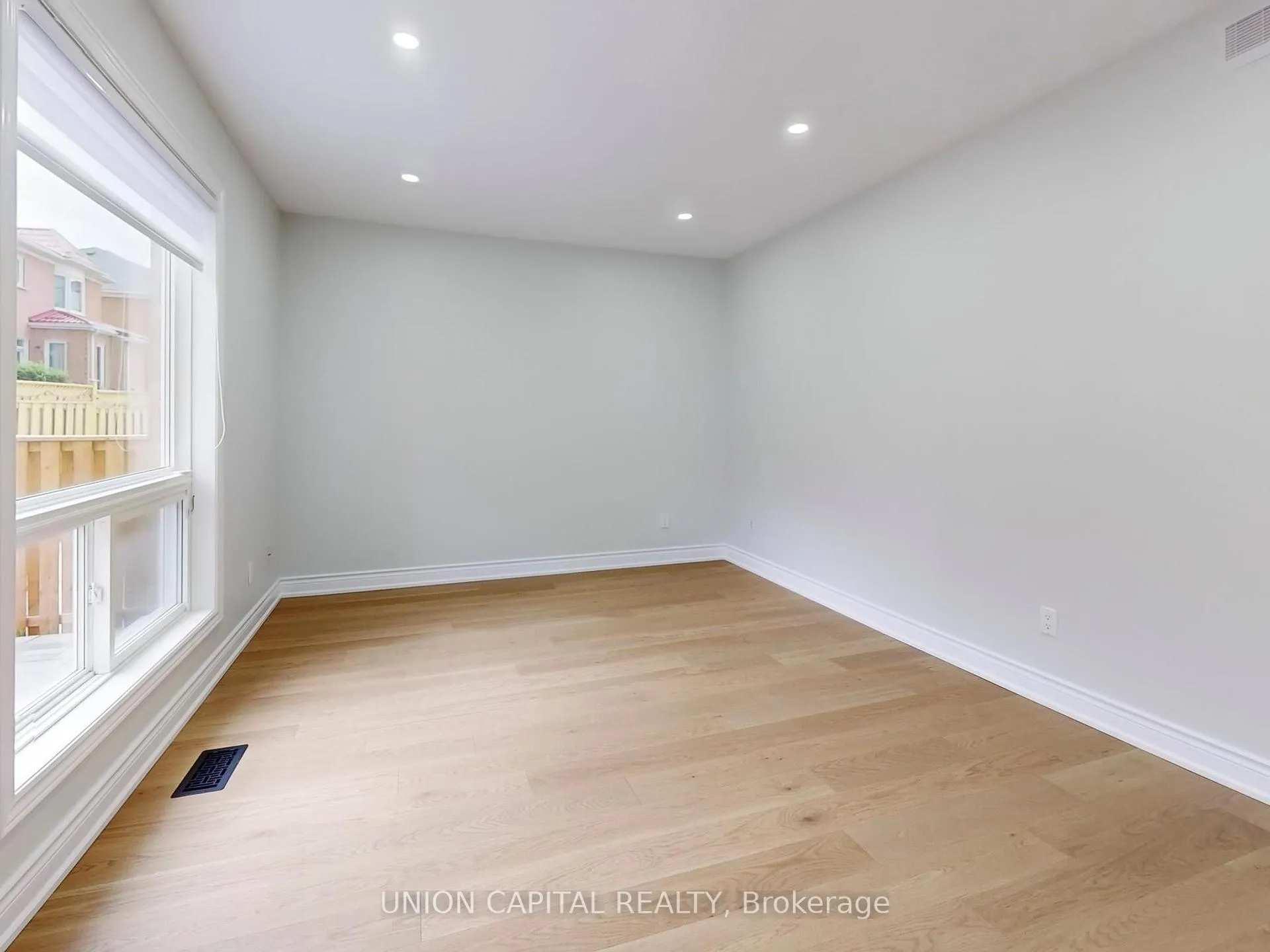 Photo 16 of 143 Halterwood Circle, Markham, Markville — HOMEH