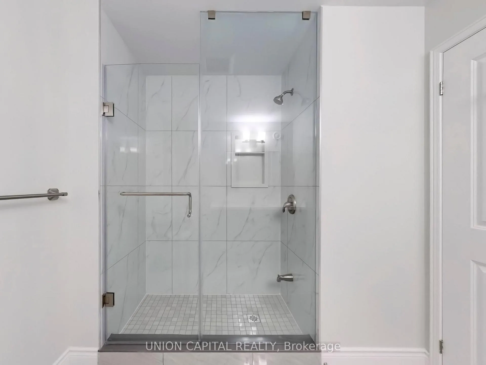 Photo 39 of 143 Halterwood Circle, Markham, Markville — HOMEH