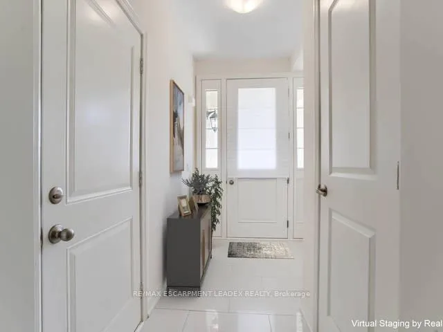 Photo 2 of 74 Heming Trail, Hamilton, Ancaster — HOMEH